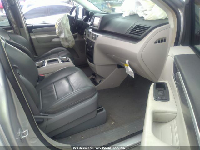 Photo 4 VIN: 2V4RW5DX8AR186619 - VOLKSWAGEN ROUTAN 