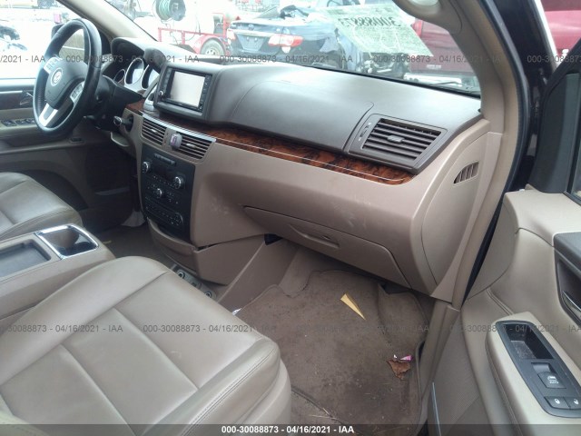 Photo 4 VIN: 2V4RW6DG7BR645792 - VOLKSWAGEN ROUTAN 