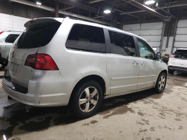 Photo 2 VIN: 2V4RW6DX0AR159095 - VOLKSWAGEN ROUTAN 