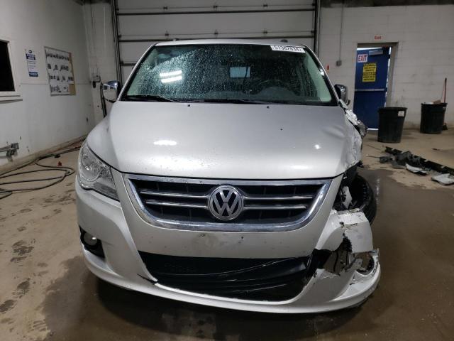 Photo 4 VIN: 2V4RW6DX0AR159095 - VOLKSWAGEN ROUTAN 