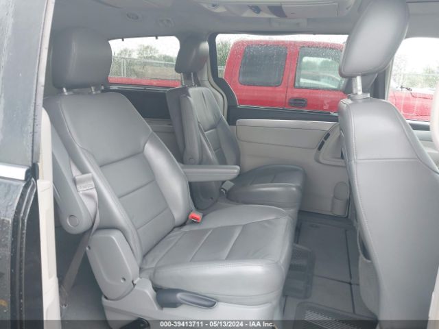 Photo 7 VIN: 2V4RW6DX0AR228108 - VOLKSWAGEN ROUTAN 