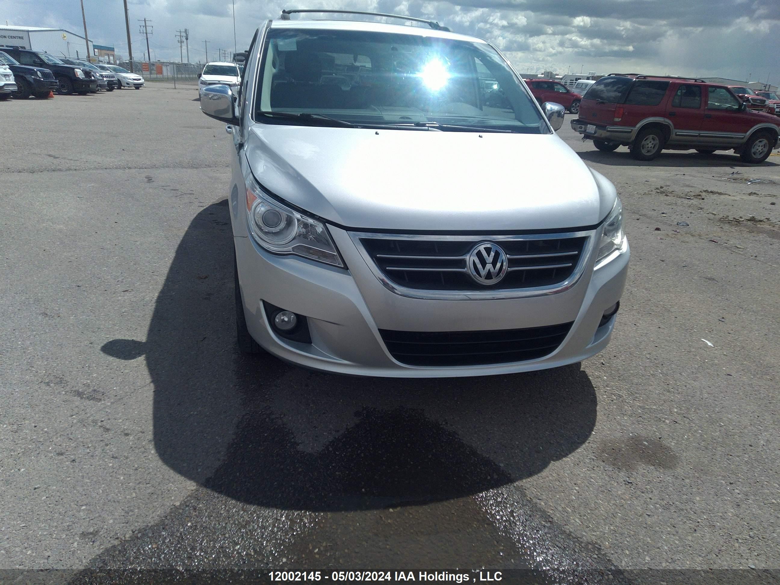 Photo 11 VIN: 2V4RW6DX2AR227168 - VOLKSWAGEN ROUTAN 