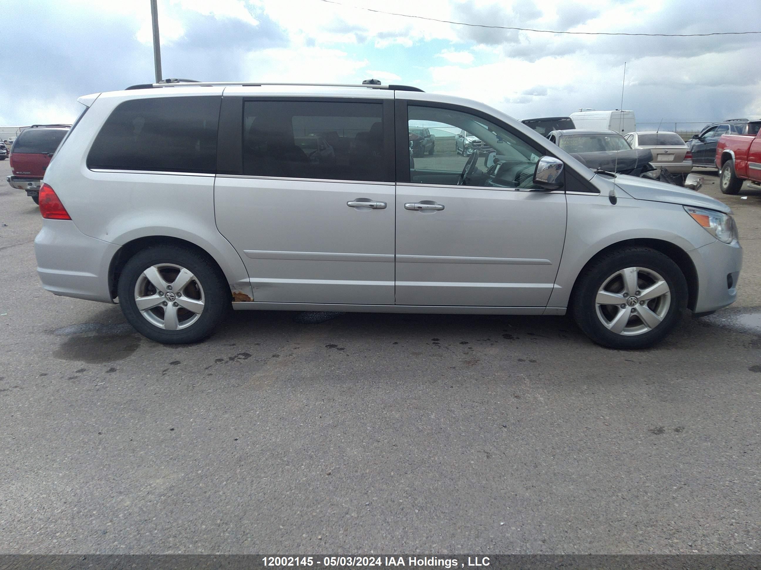 Photo 12 VIN: 2V4RW6DX2AR227168 - VOLKSWAGEN ROUTAN 