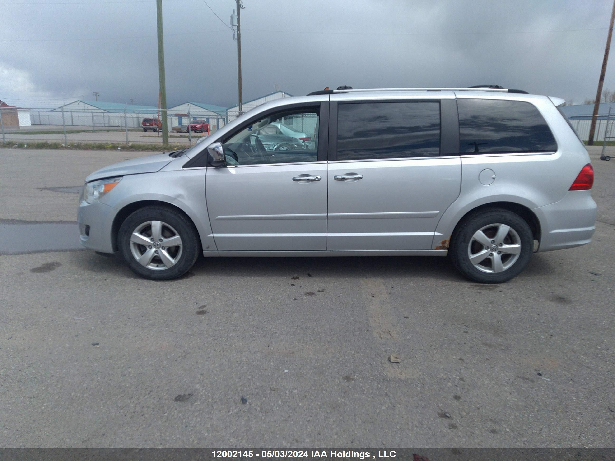 Photo 13 VIN: 2V4RW6DX2AR227168 - VOLKSWAGEN ROUTAN 