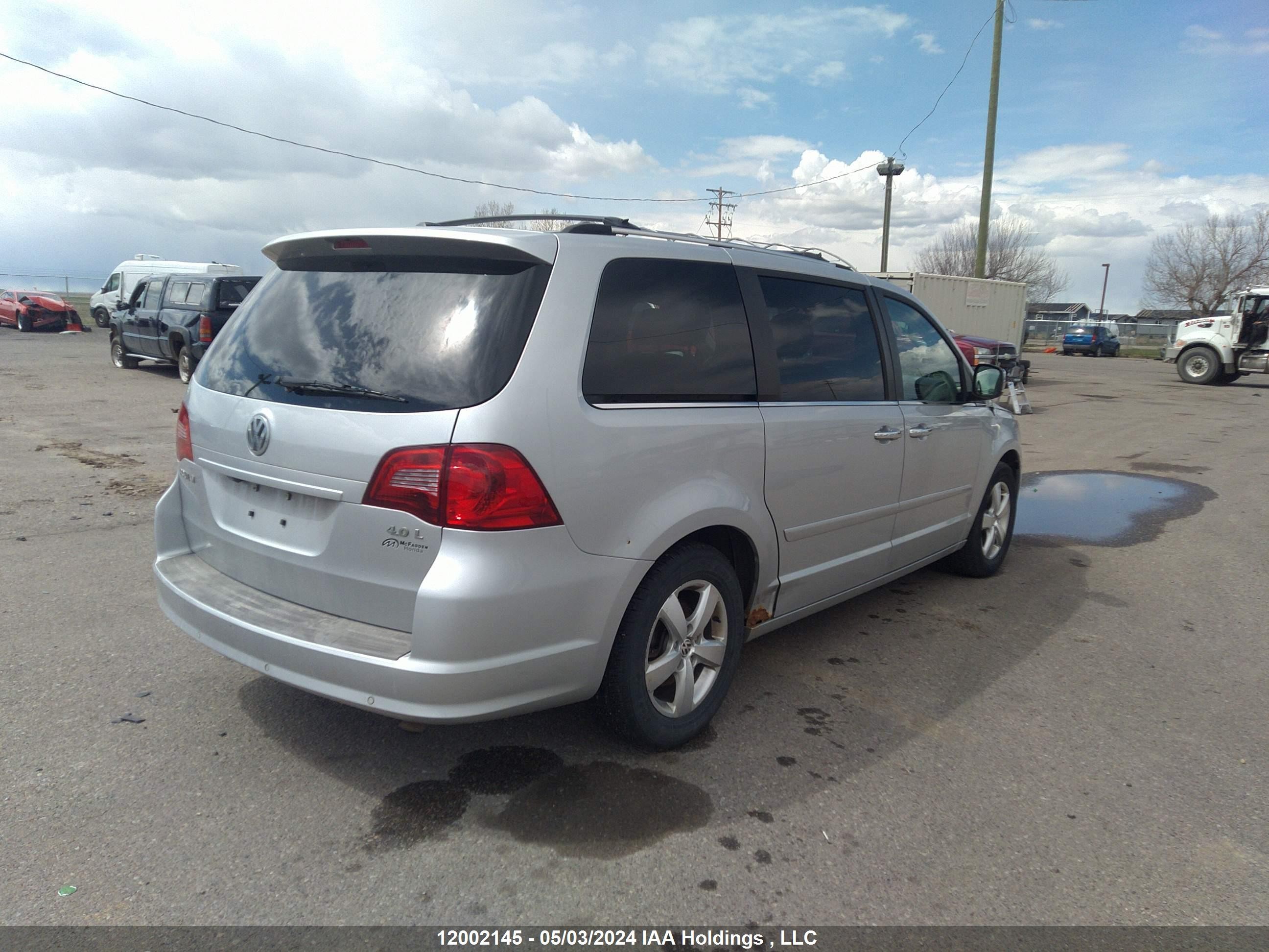 Photo 3 VIN: 2V4RW6DX2AR227168 - VOLKSWAGEN ROUTAN 