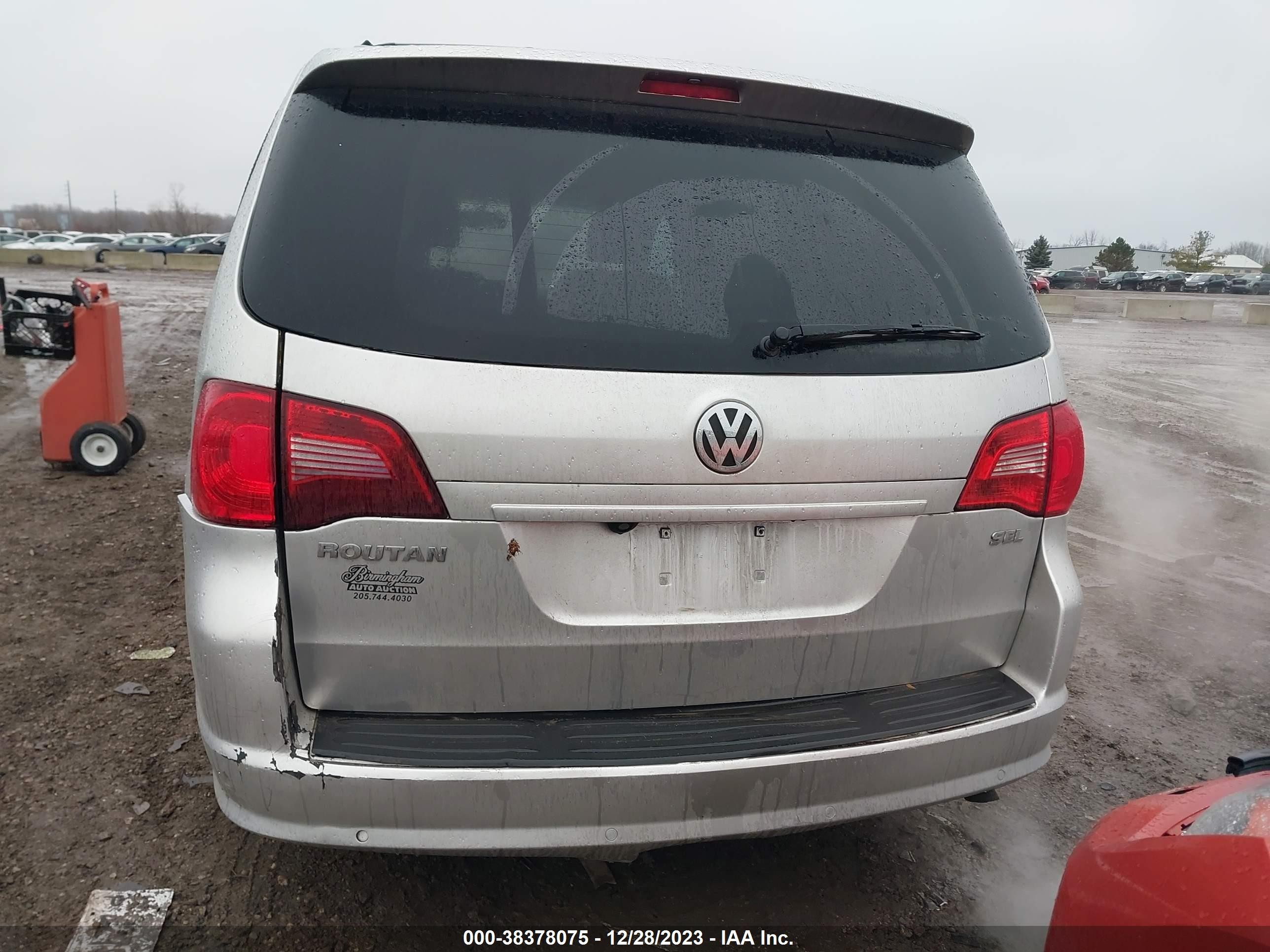 Photo 5 VIN: 2V4RW6DX4AR333394 - VOLKSWAGEN ROUTAN 