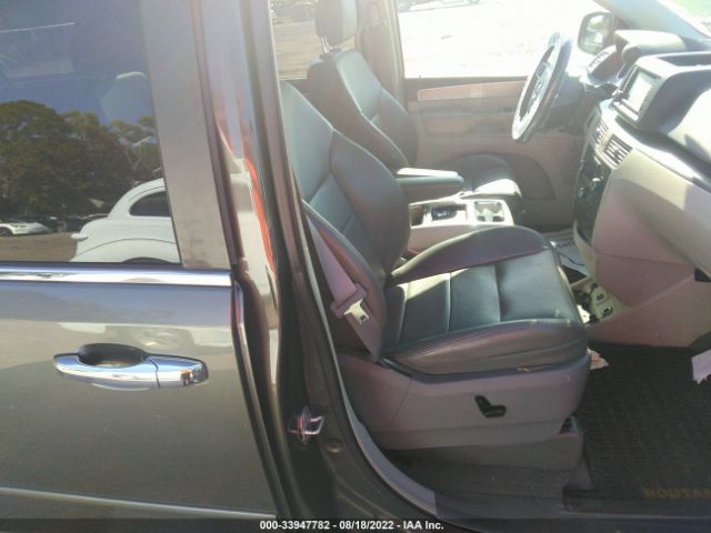 Photo 4 VIN: 2V4RW6DX7AR316590 - VOLKSWAGEN ROUTAN 