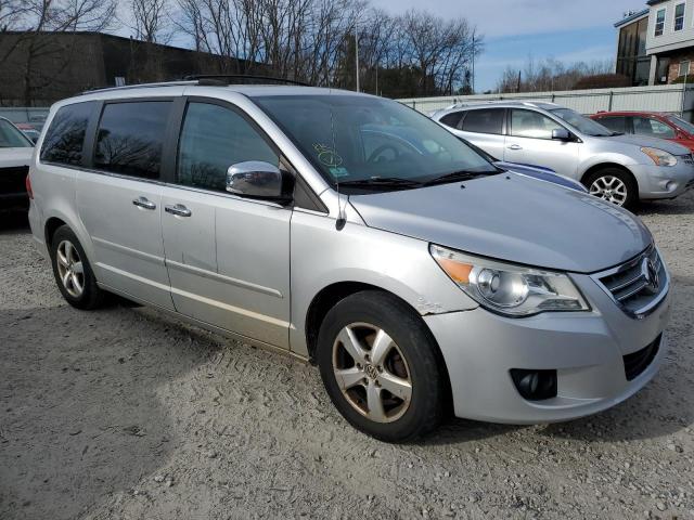 Photo 3 VIN: 2V4RW6DX9AR294575 - VOLKSWAGEN ROUTAN SEL 