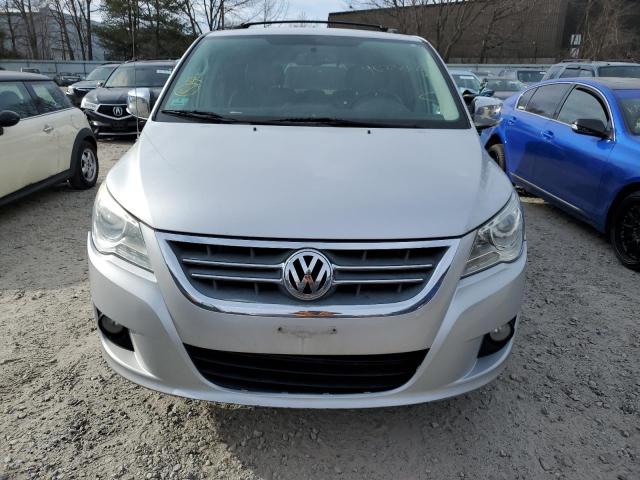 Photo 4 VIN: 2V4RW6DX9AR294575 - VOLKSWAGEN ROUTAN SEL 