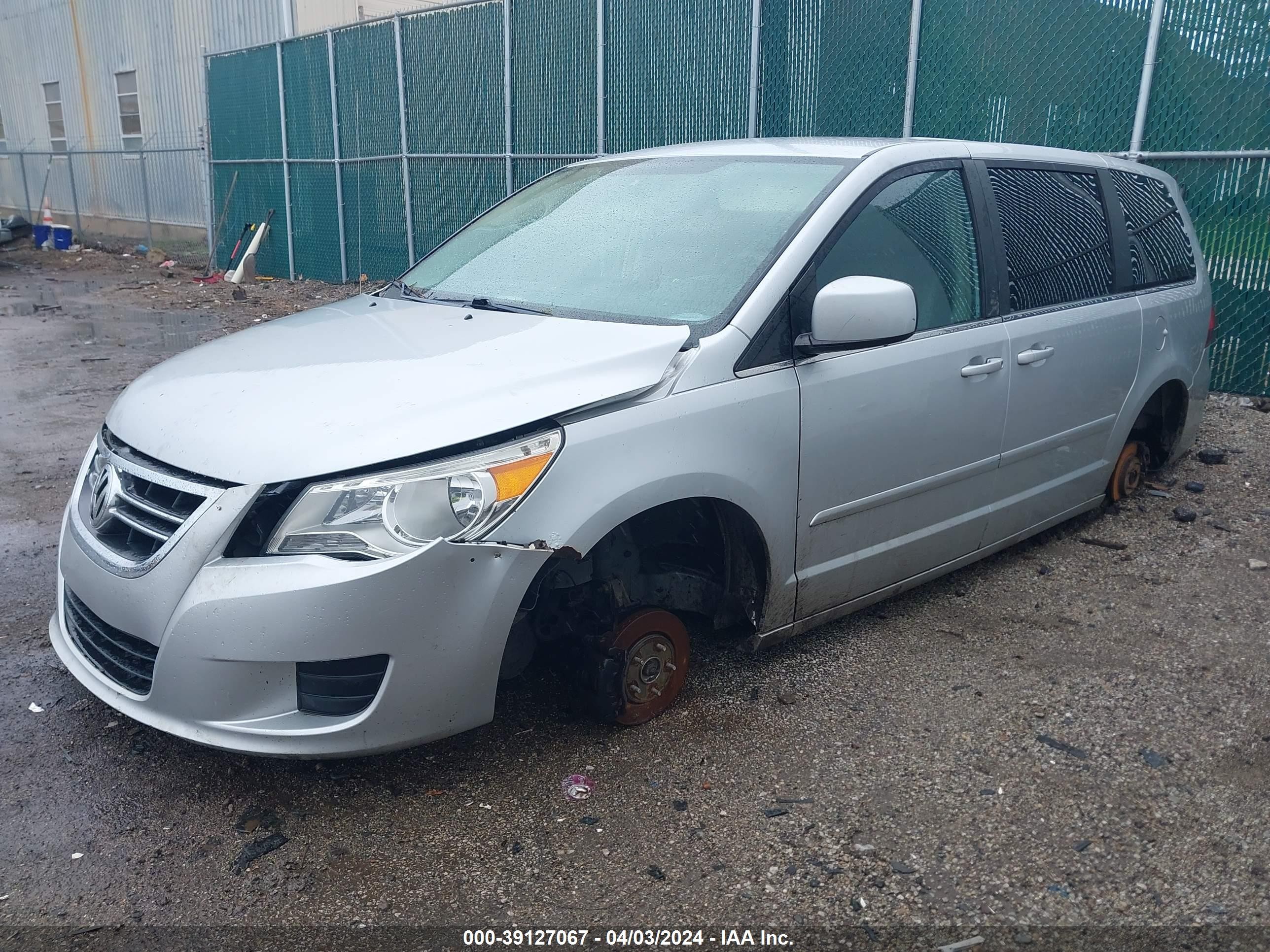 Photo 1 VIN: 2V8HW34119R582249 - VOLKSWAGEN ROUTAN 