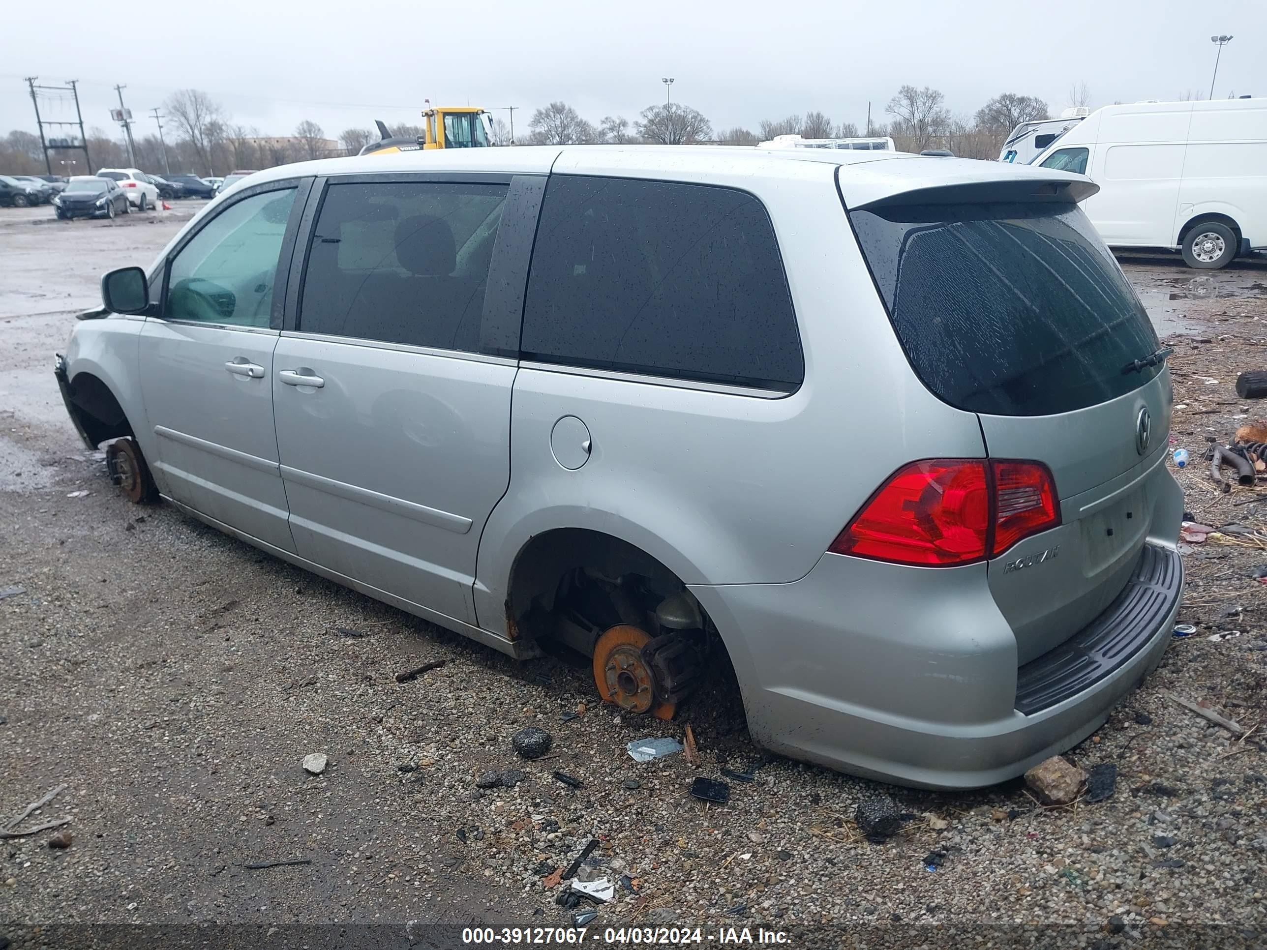 Photo 2 VIN: 2V8HW34119R582249 - VOLKSWAGEN ROUTAN 