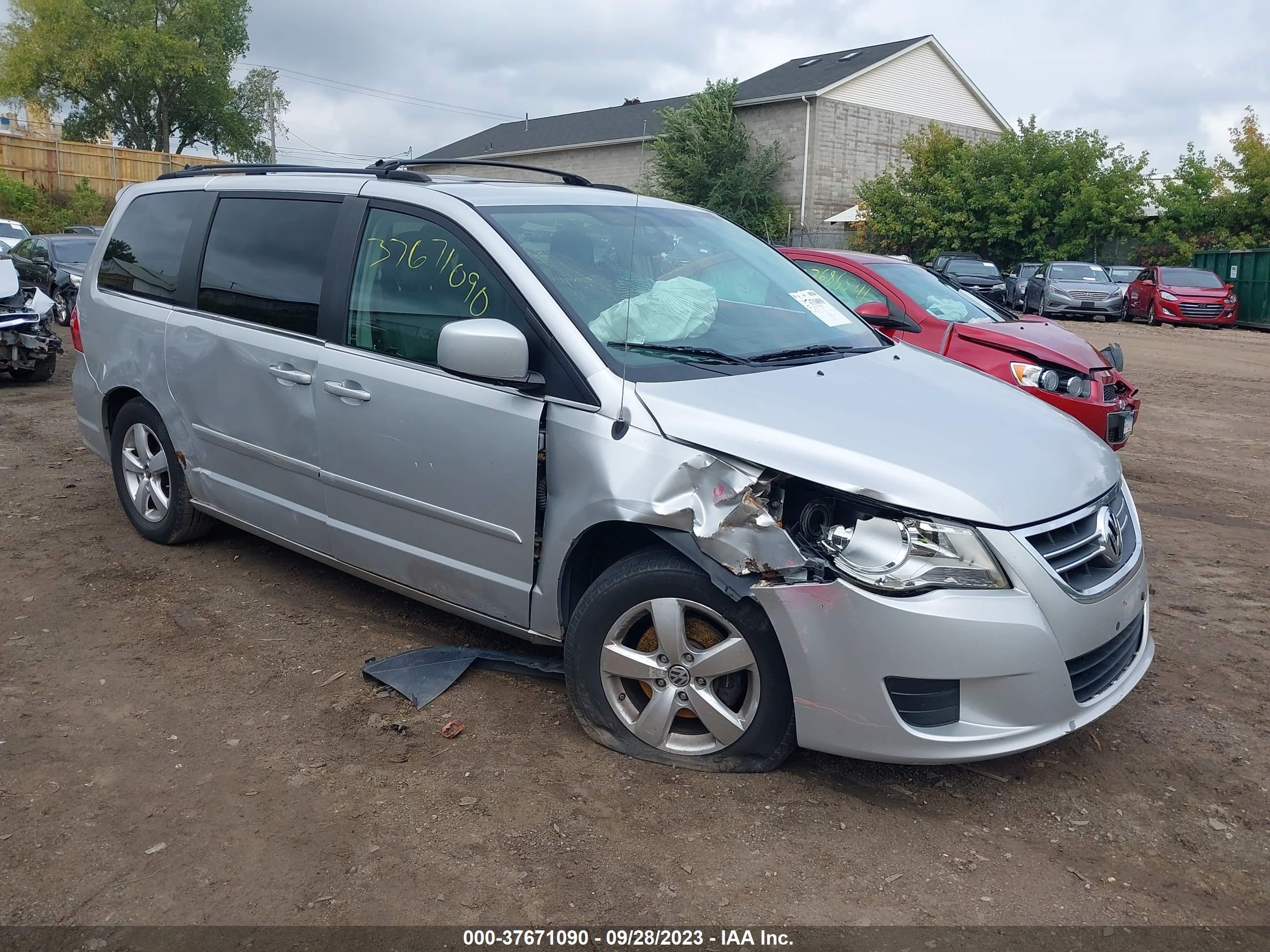 Photo 0 VIN: 2V8HW34119R588813 - VOLKSWAGEN ROUTAN 