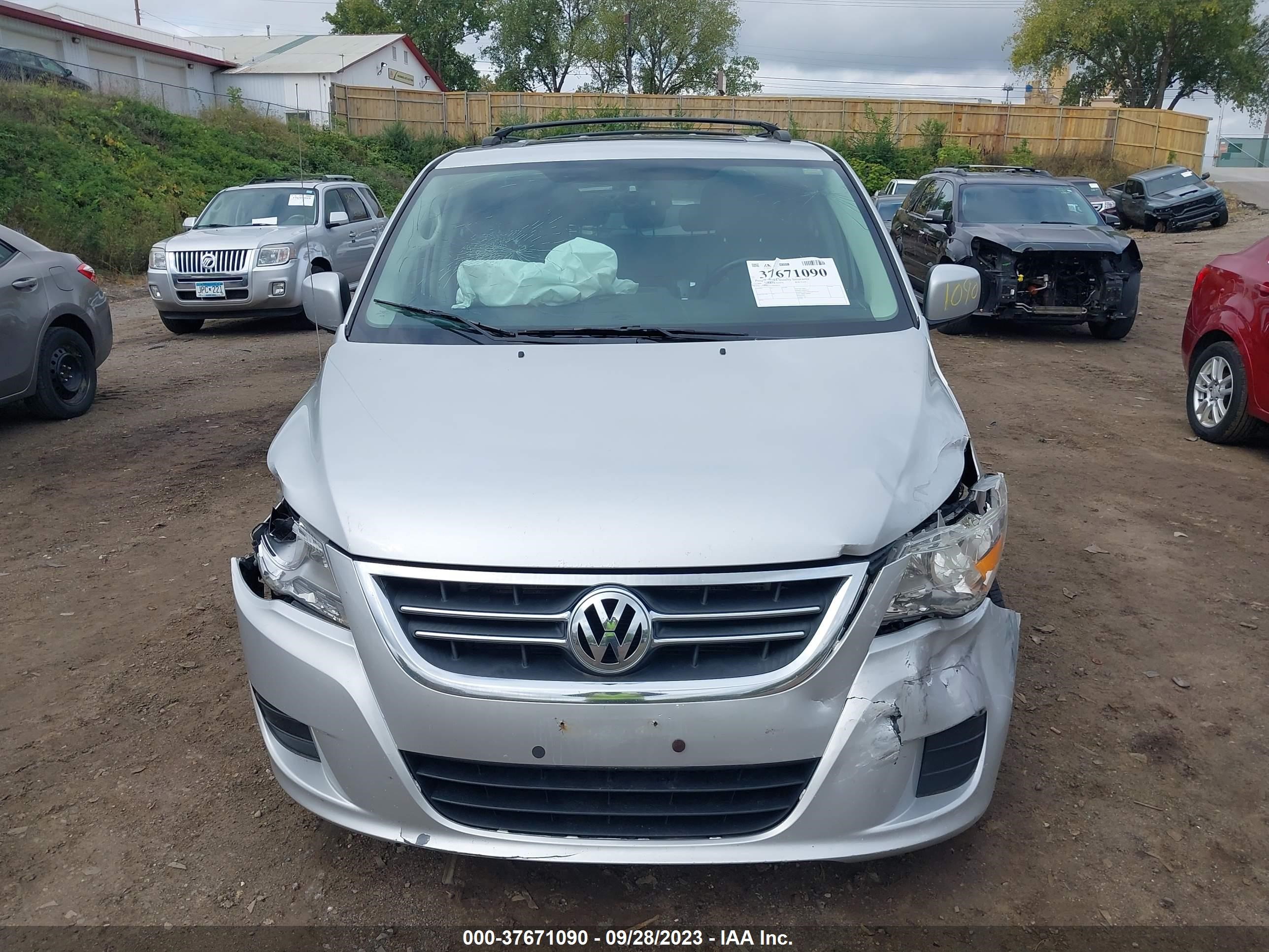 Photo 11 VIN: 2V8HW34119R588813 - VOLKSWAGEN ROUTAN 