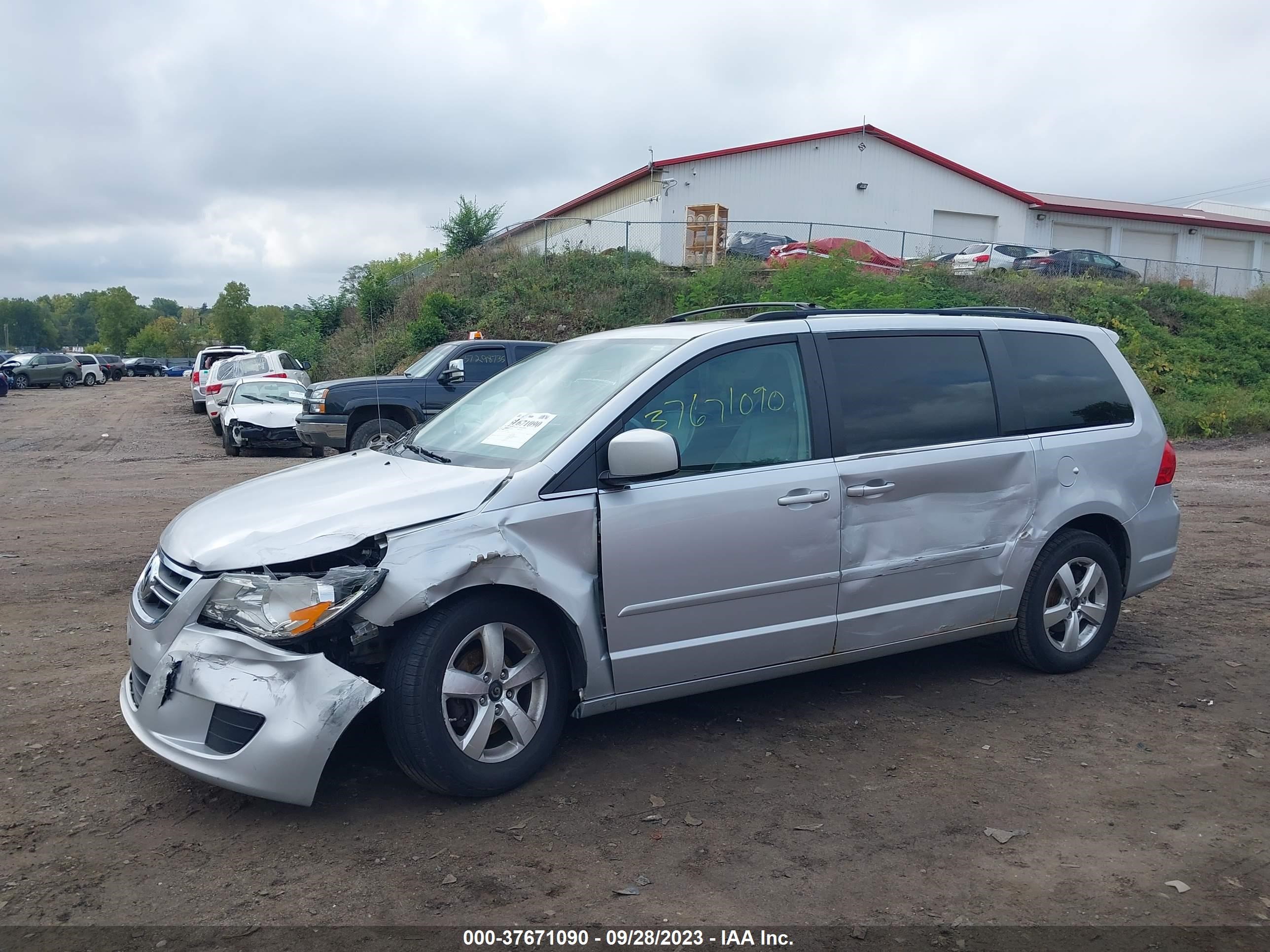 Photo 13 VIN: 2V8HW34119R588813 - VOLKSWAGEN ROUTAN 