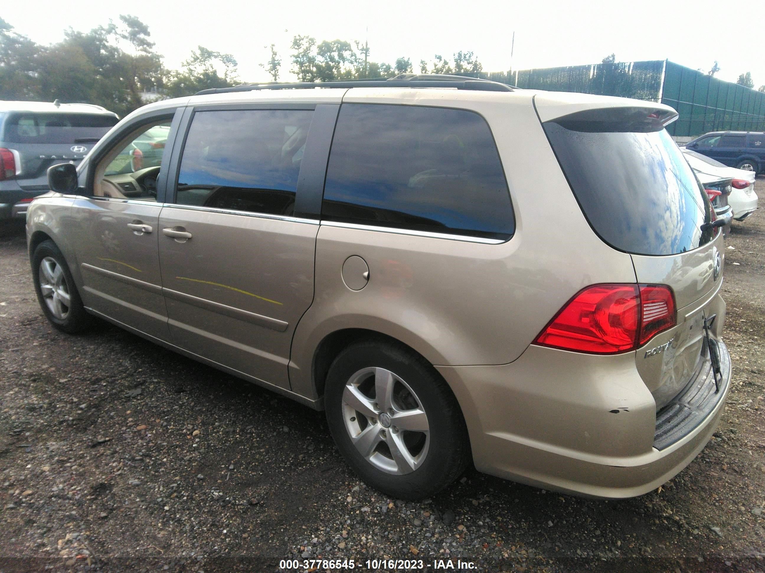 Photo 2 VIN: 2V8HW34149R518108 - VOLKSWAGEN ROUTAN 