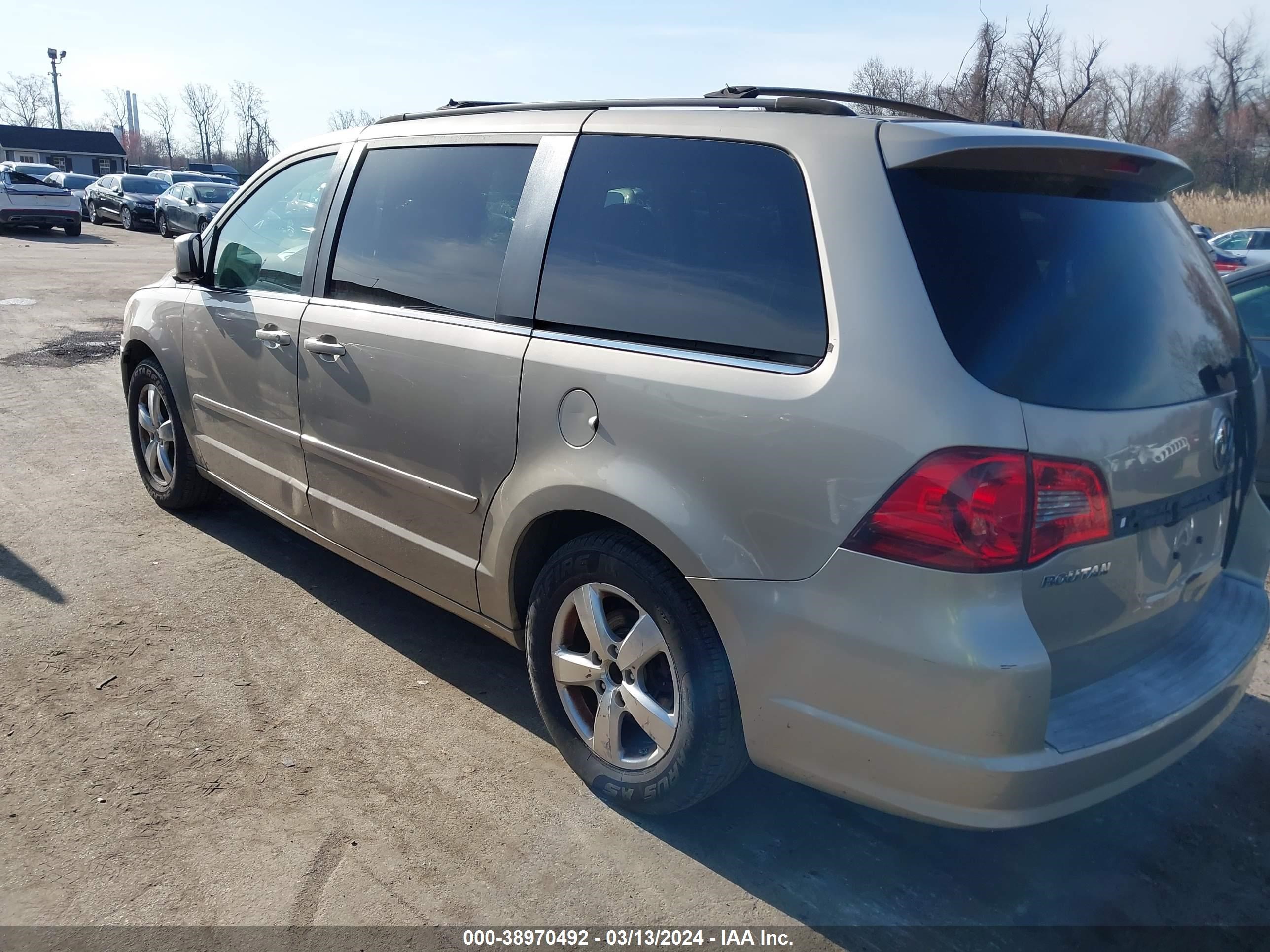 Photo 2 VIN: 2V8HW34149R559449 - VOLKSWAGEN ROUTAN 