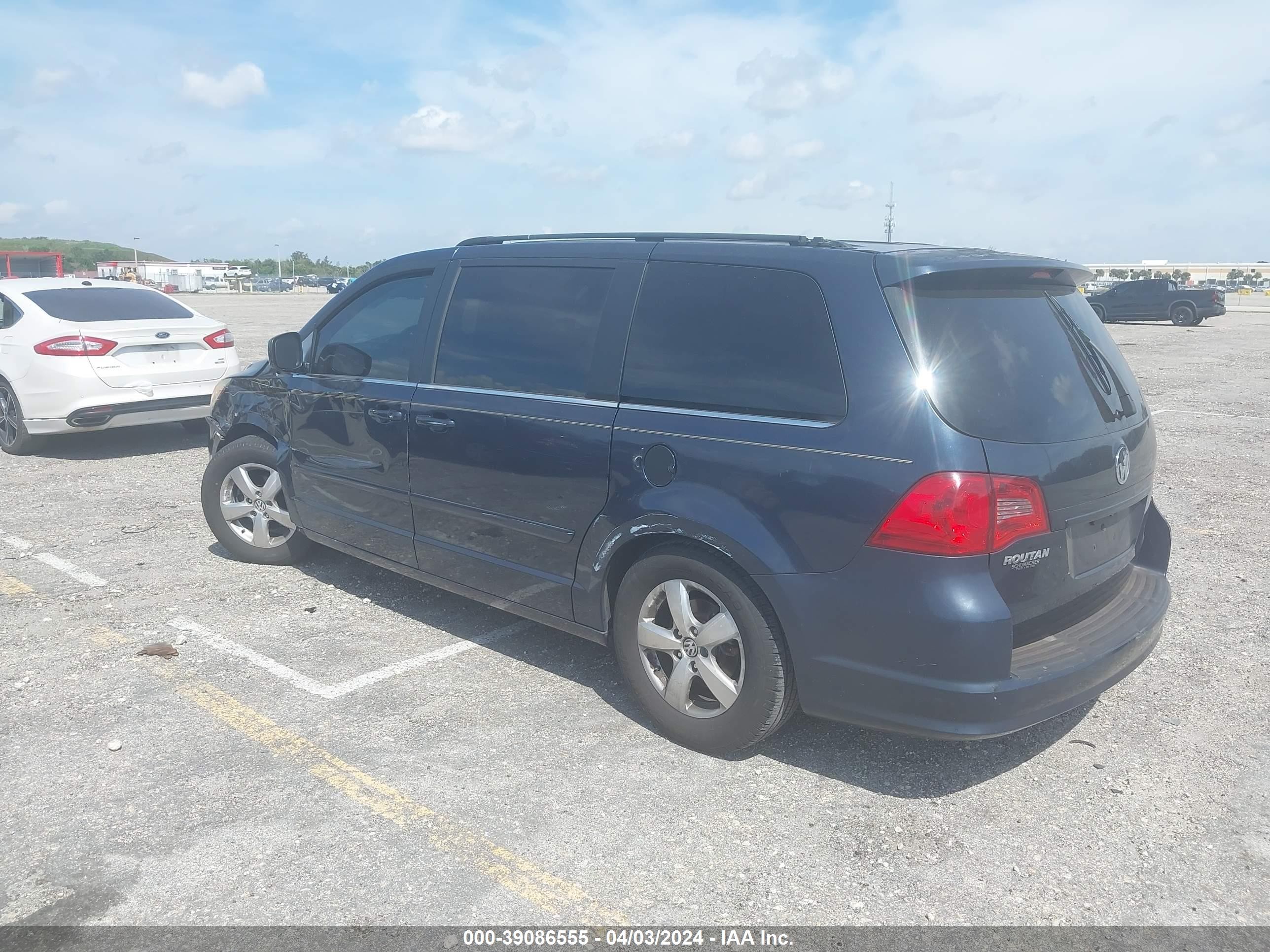 Photo 2 VIN: 2V8HW34149R578177 - VOLKSWAGEN ROUTAN 