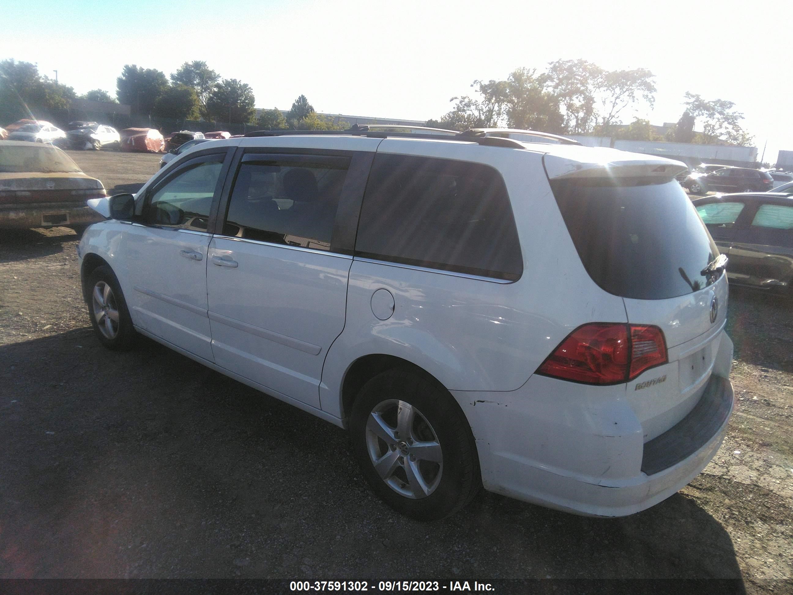 Photo 2 VIN: 2V8HW34159R546046 - VOLKSWAGEN ROUTAN 