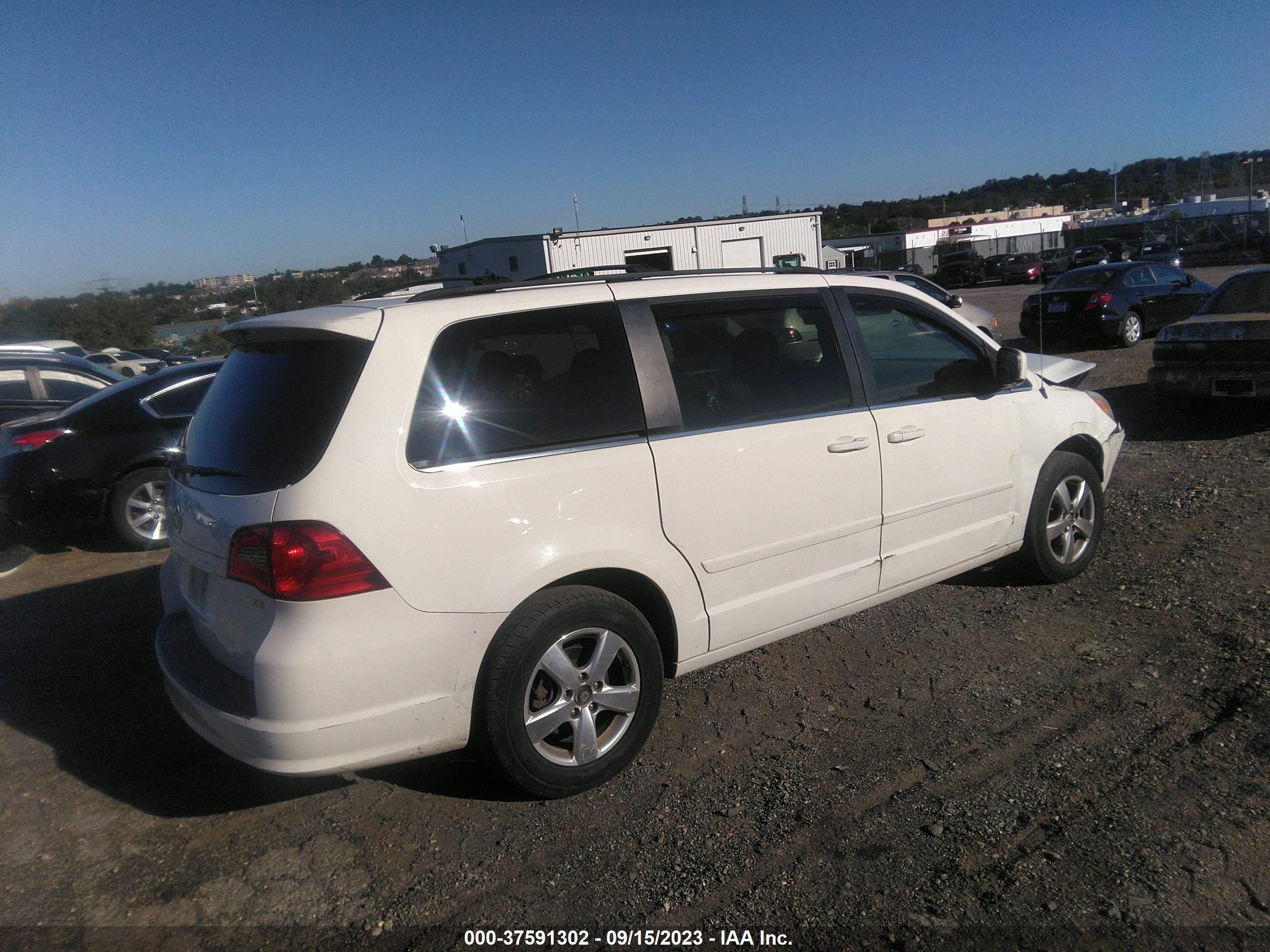 Photo 3 VIN: 2V8HW34159R546046 - VOLKSWAGEN ROUTAN 