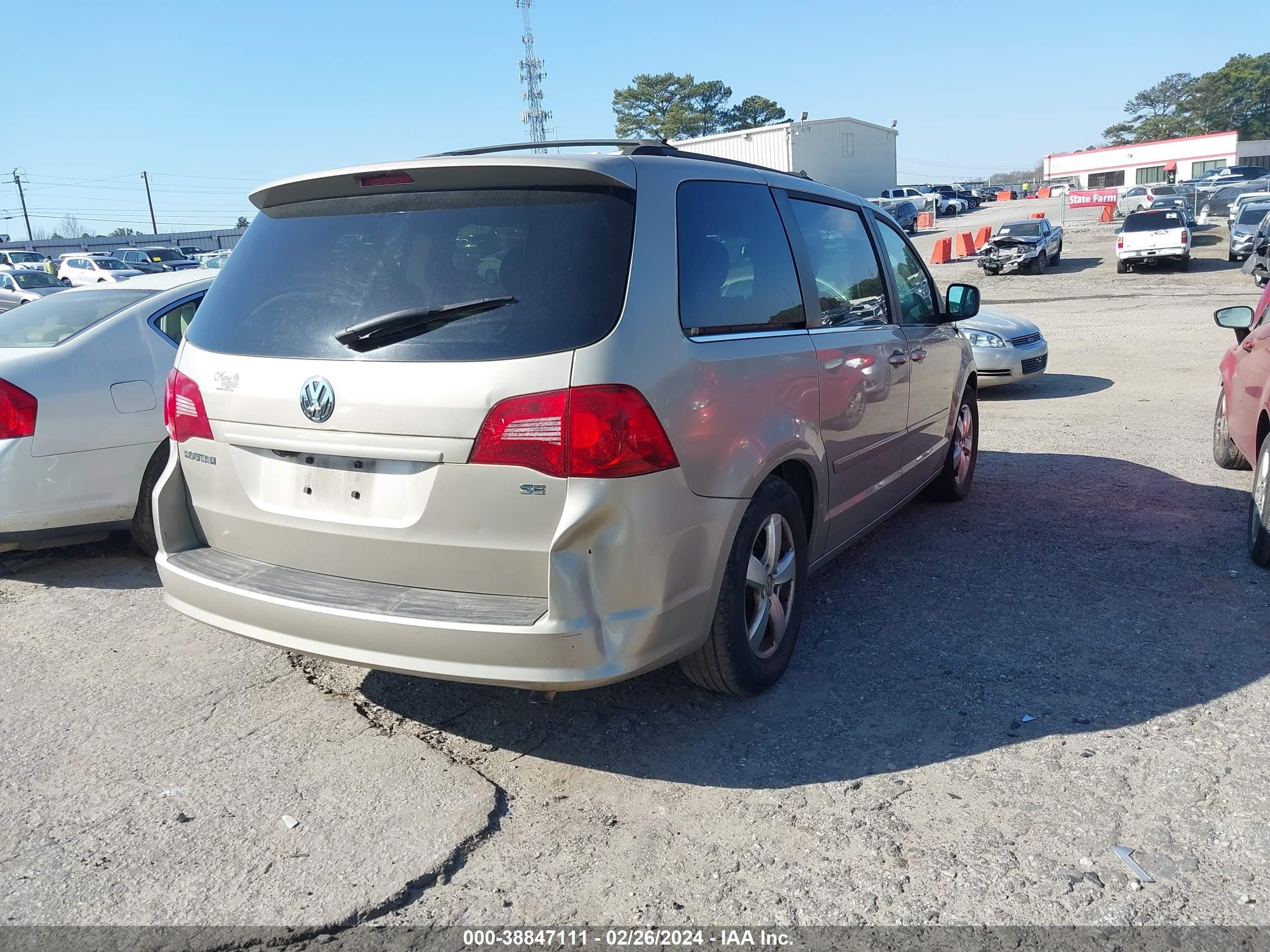 Photo 3 VIN: 2V8HW34169R554527 - VOLKSWAGEN ROUTAN 