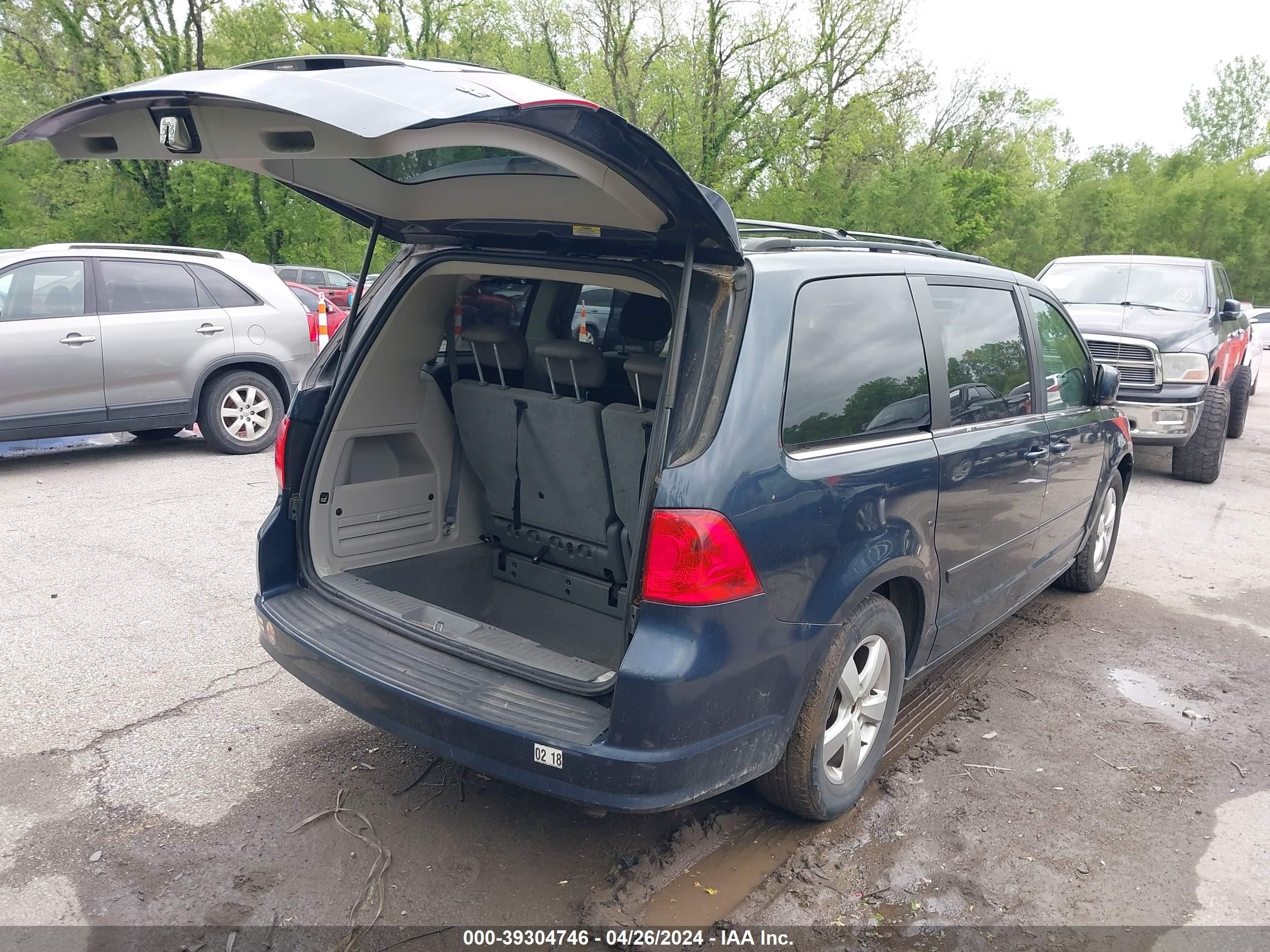 Photo 3 VIN: 2V8HW34189R501313 - VOLKSWAGEN ROUTAN 