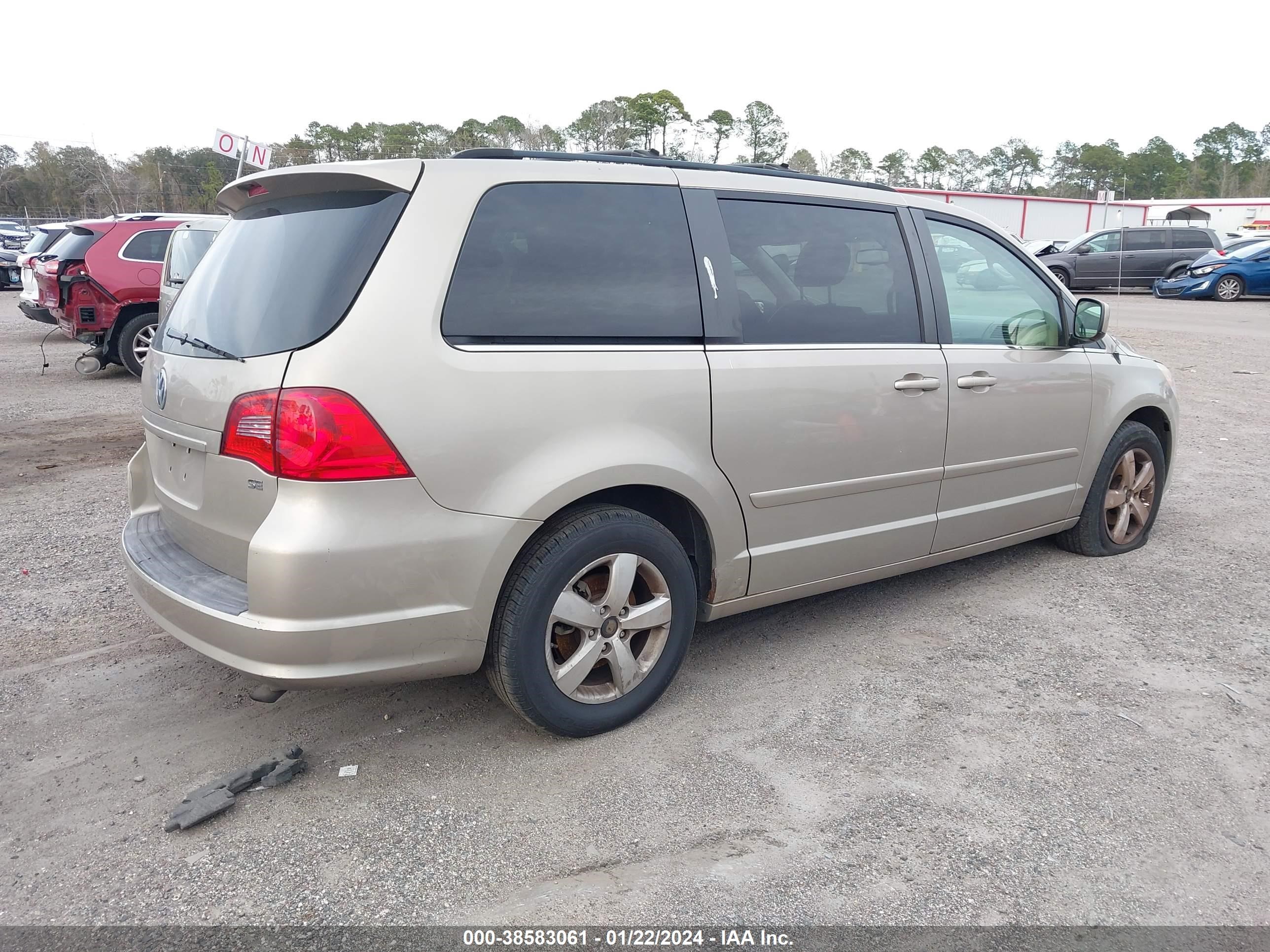 Photo 3 VIN: 2V8HW34189R598500 - VOLKSWAGEN ROUTAN SE 