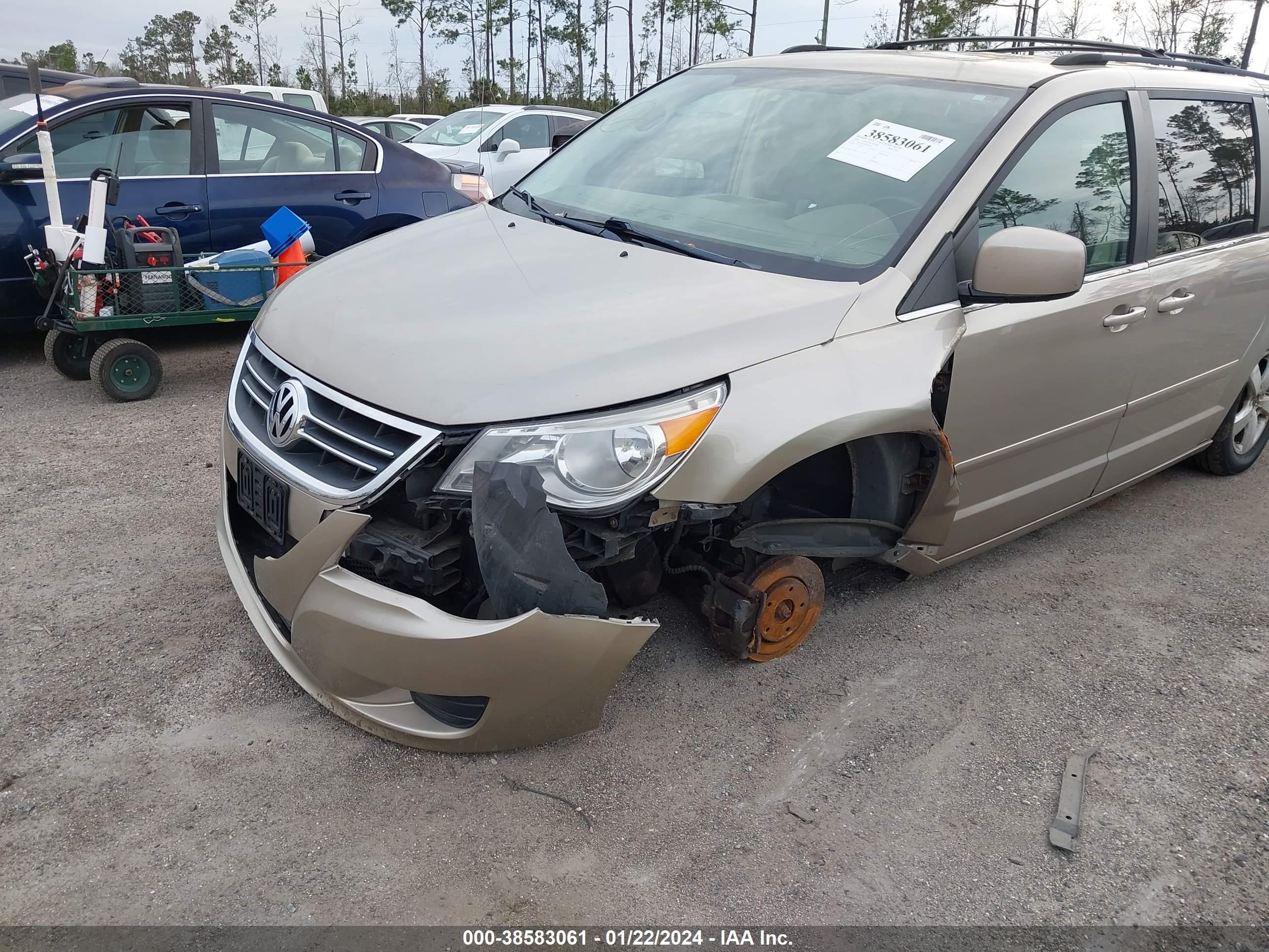 Photo 5 VIN: 2V8HW34189R598500 - VOLKSWAGEN ROUTAN SE 