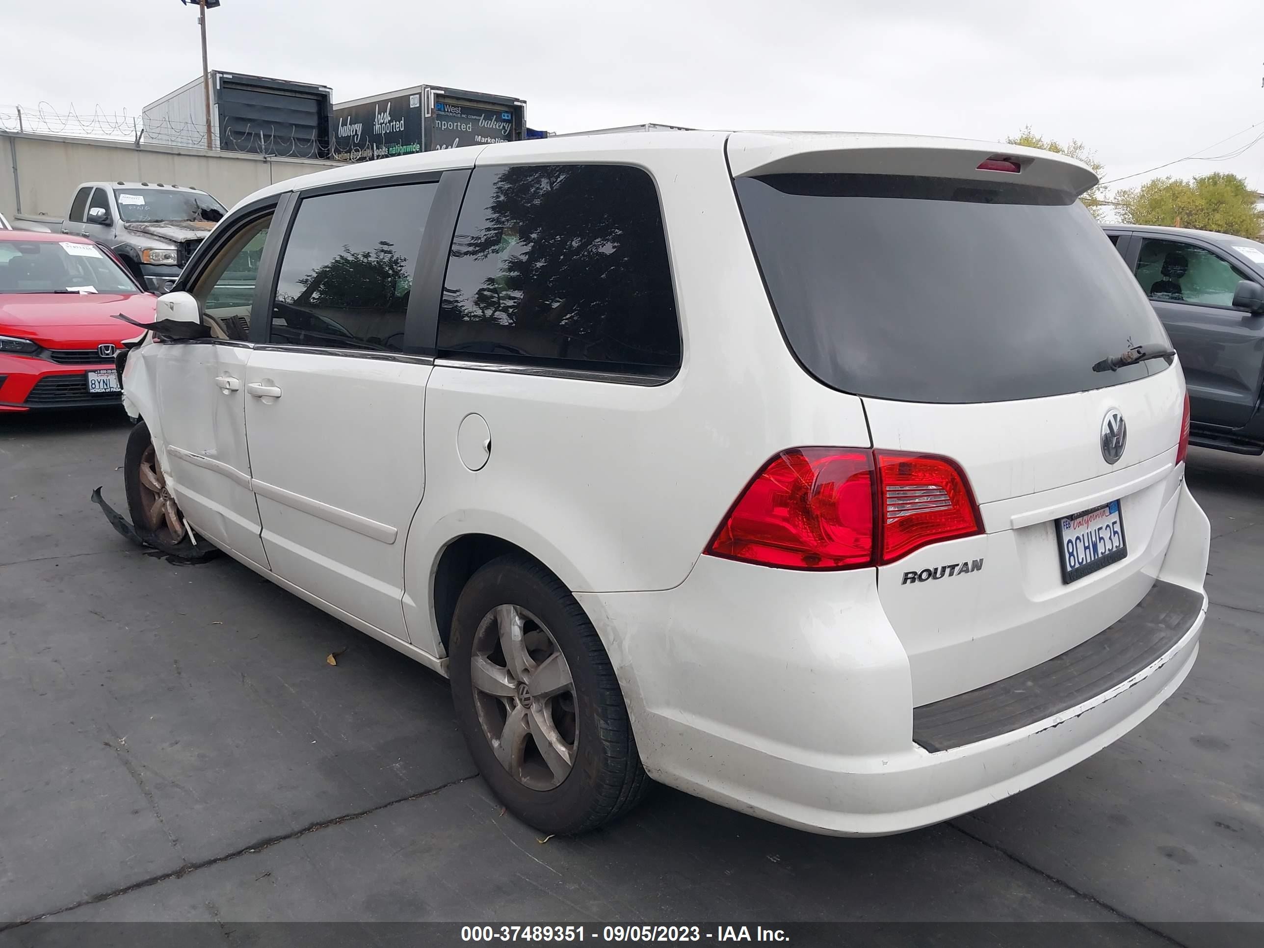 Photo 2 VIN: 2V8HW34199R586372 - VOLKSWAGEN ROUTAN 