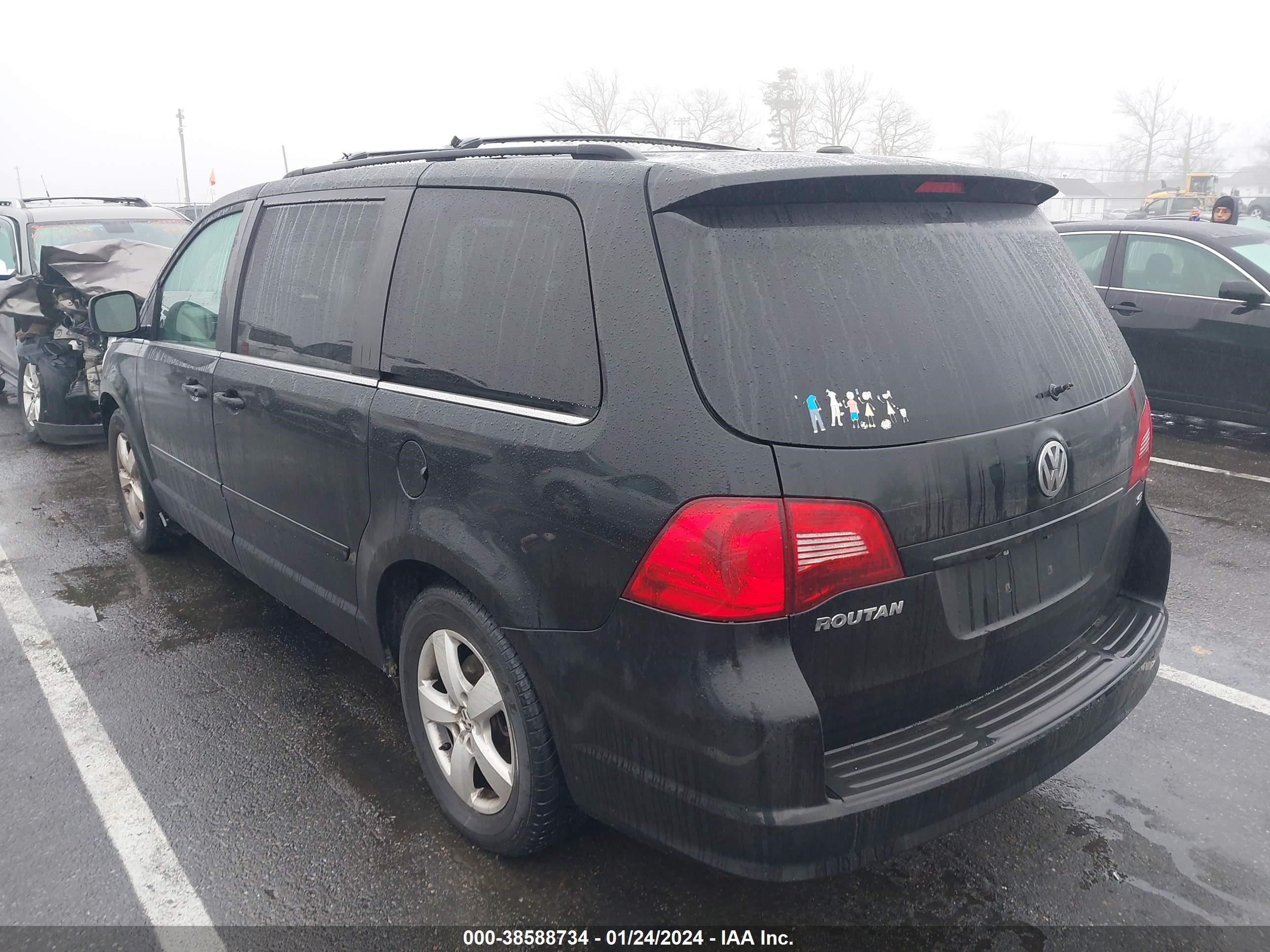 Photo 2 VIN: 2V8HW341X9R552439 - VOLKSWAGEN ROUTAN 