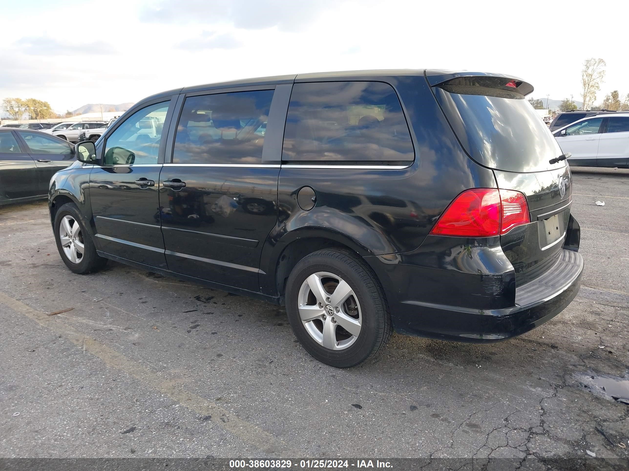 Photo 2 VIN: 2V8HW341X9R554465 - VOLKSWAGEN ROUTAN 