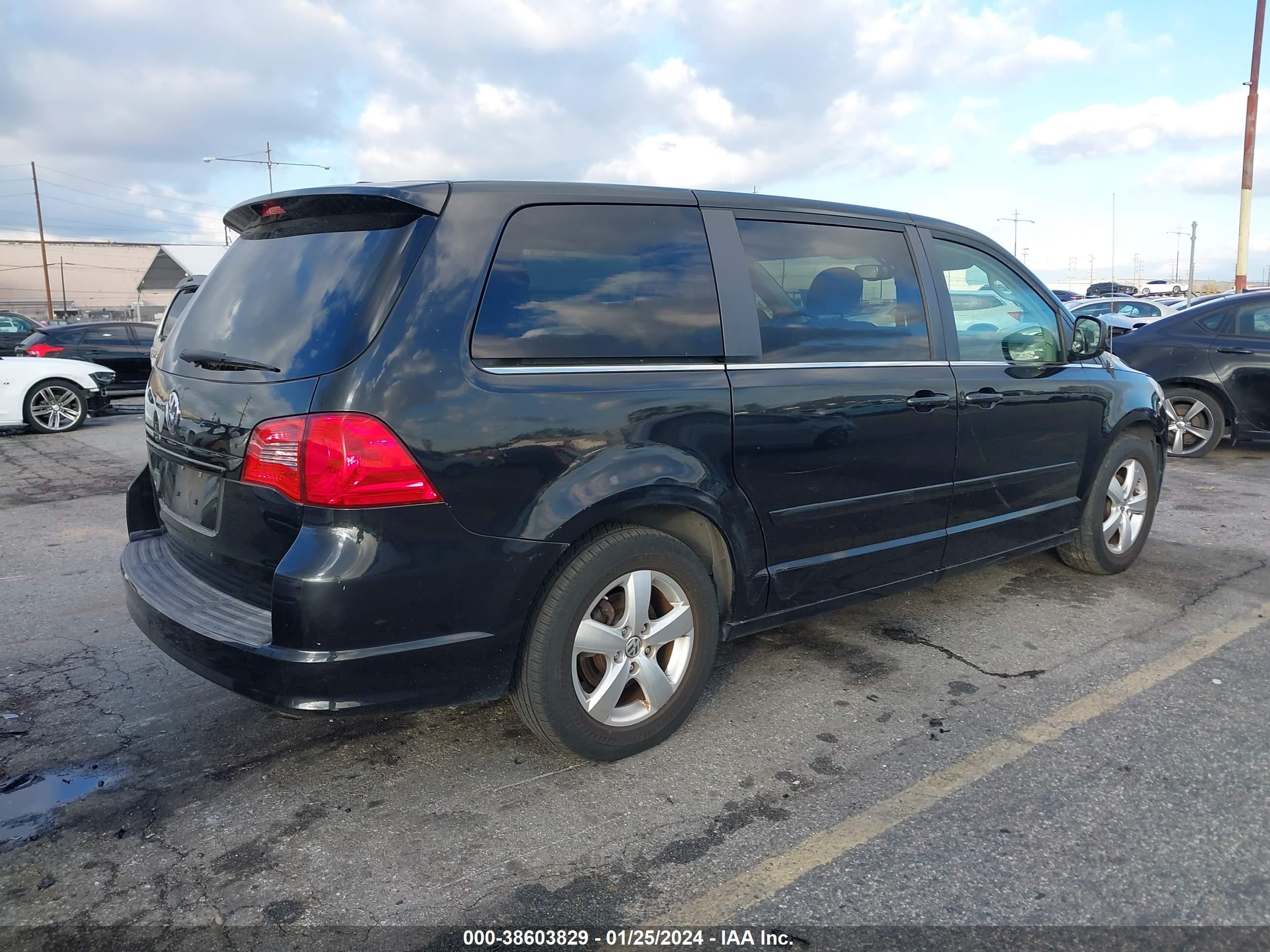 Photo 3 VIN: 2V8HW341X9R554465 - VOLKSWAGEN ROUTAN 