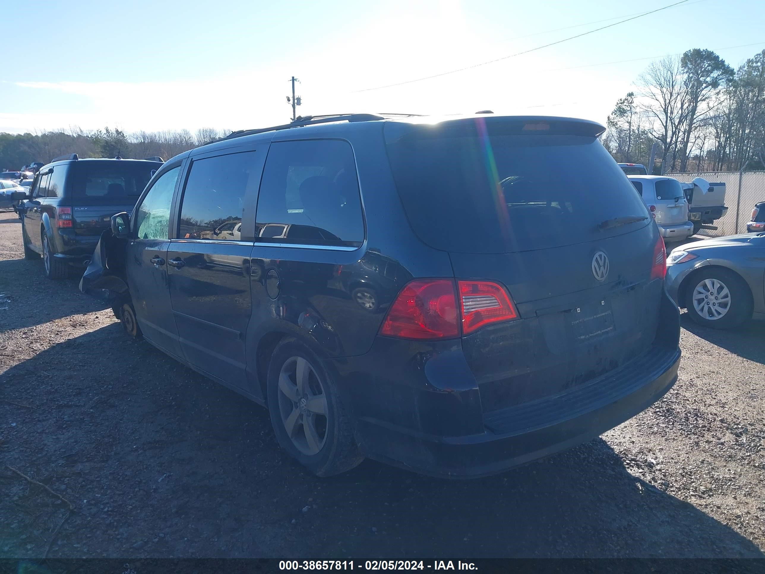 Photo 2 VIN: 2V8HW341X9R559746 - VOLKSWAGEN ROUTAN 