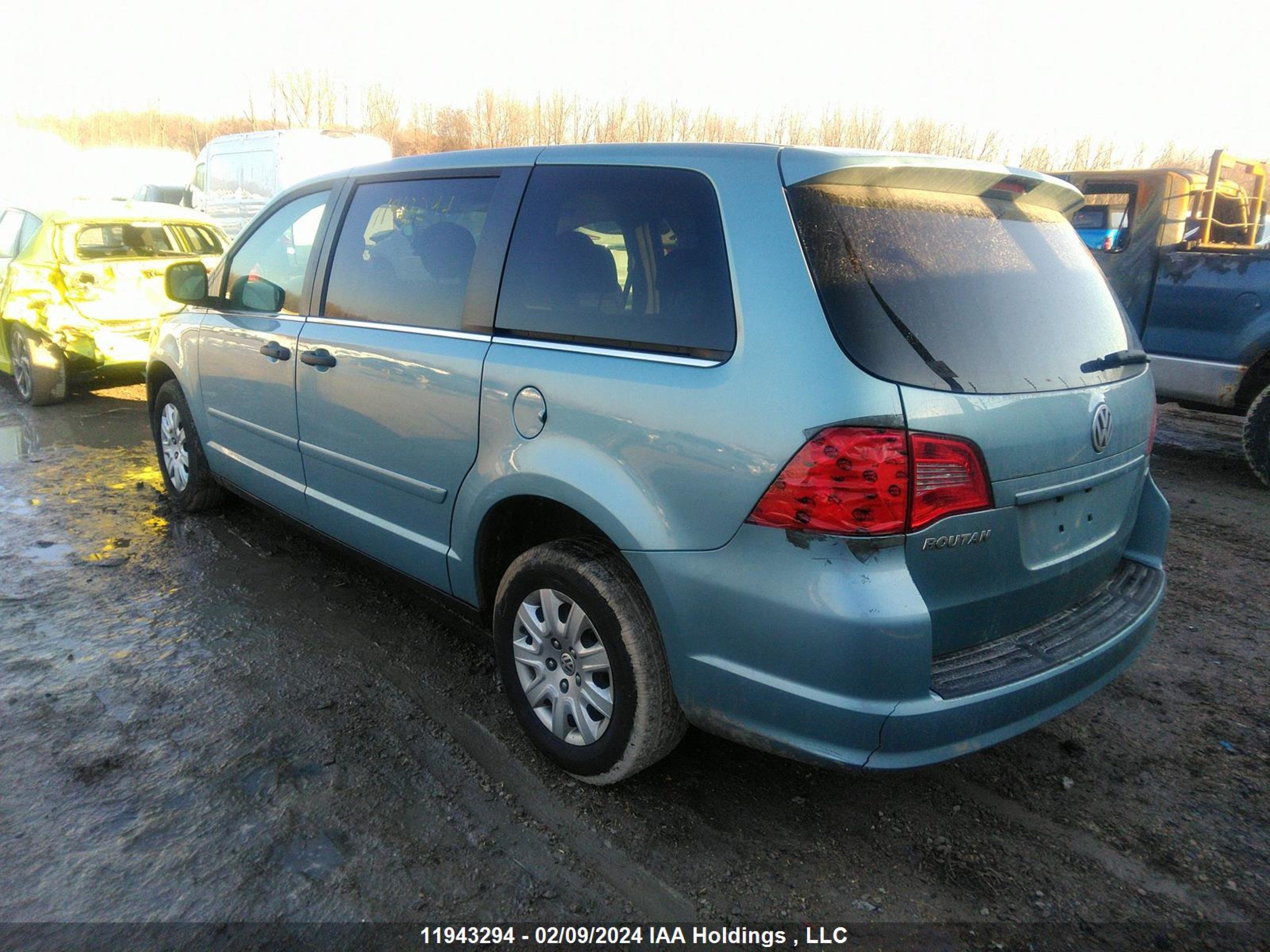 Photo 2 VIN: 2V8HW44X99R542785 - VOLKSWAGEN ROUTAN 