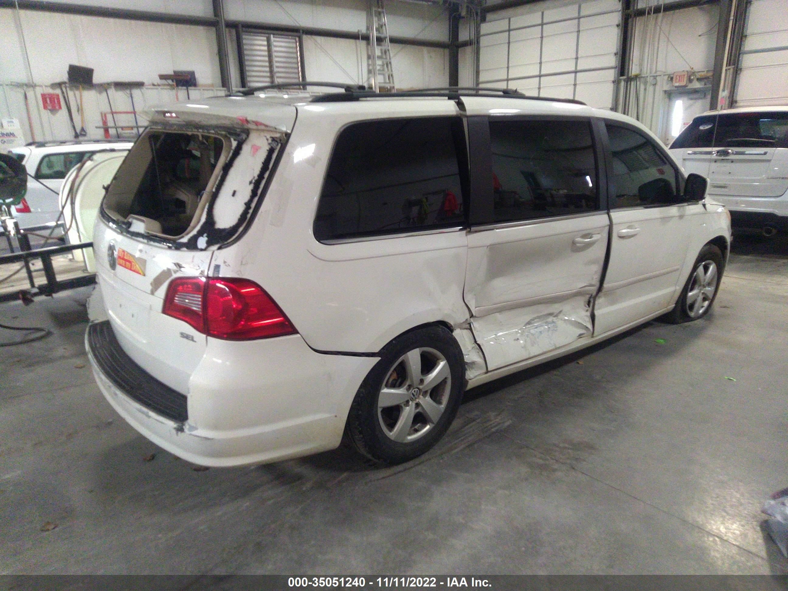 Photo 3 VIN: 2V8HW54X19R550000 - VOLKSWAGEN ROUTAN 