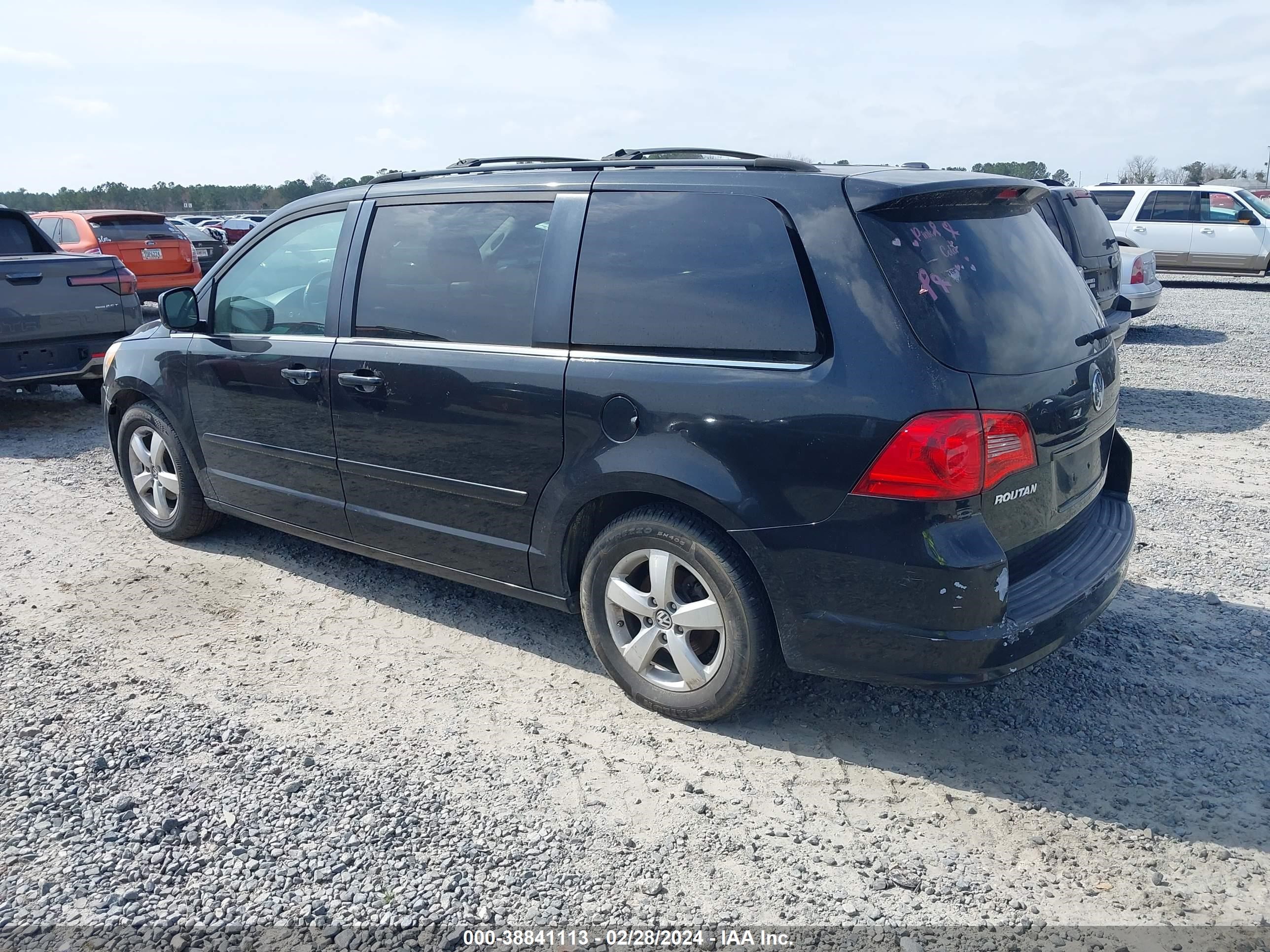 Photo 2 VIN: 2V8HW54X19R580355 - VOLKSWAGEN ROUTAN 