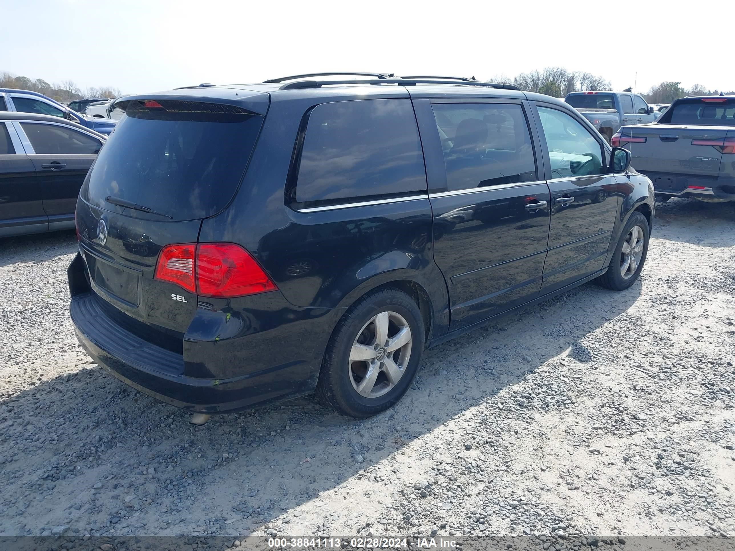 Photo 3 VIN: 2V8HW54X19R580355 - VOLKSWAGEN ROUTAN 