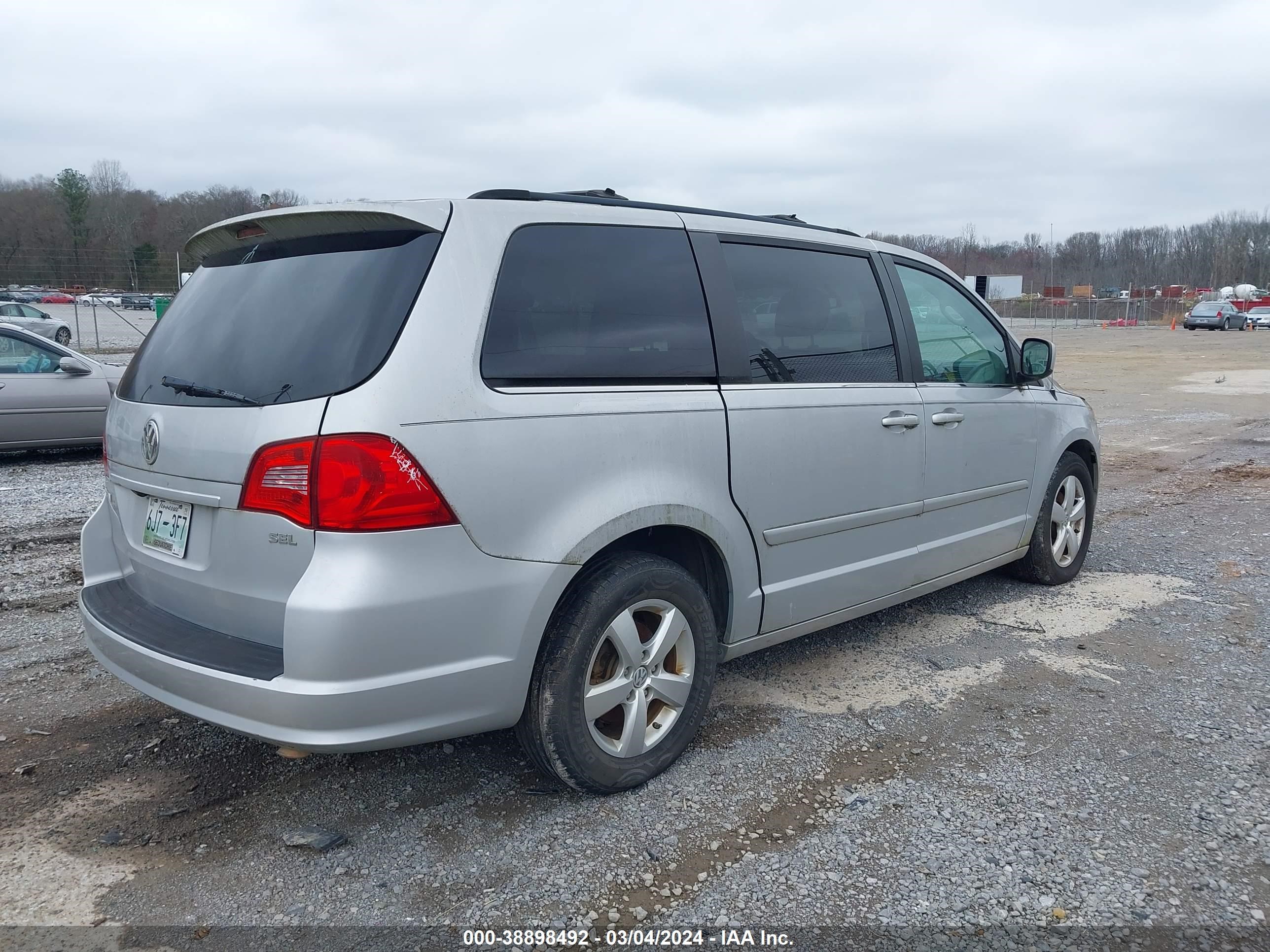 Photo 3 VIN: 2V8HW54X39R599358 - VOLKSWAGEN ROUTAN 