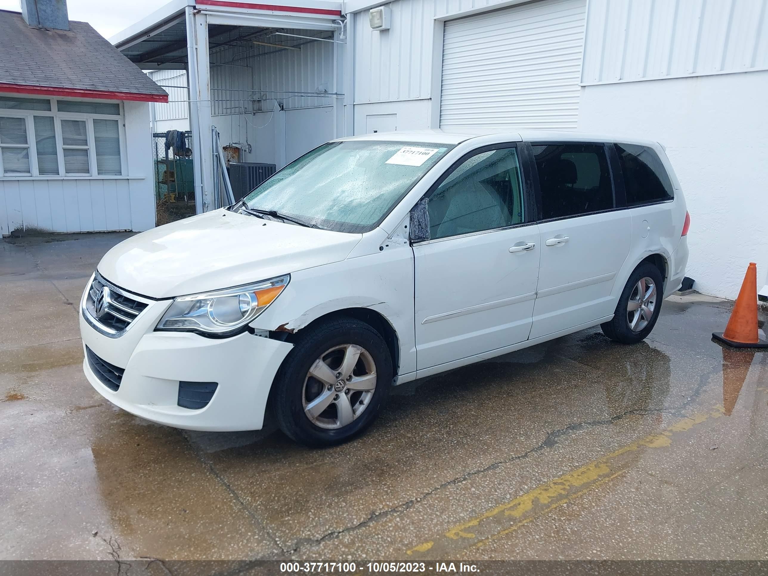 Photo 1 VIN: 2V8HW54X49R541694 - VOLKSWAGEN ROUTAN 