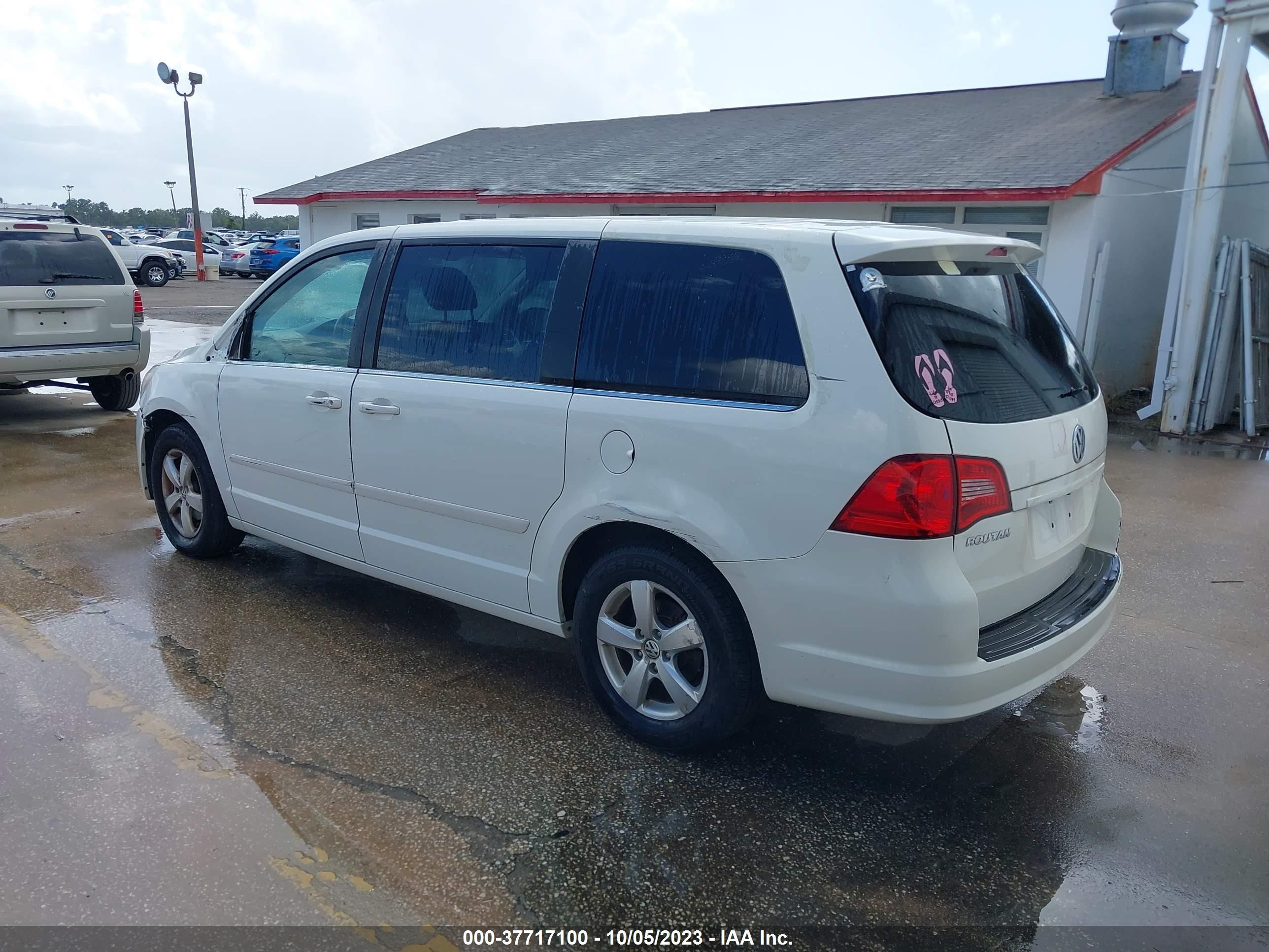 Photo 2 VIN: 2V8HW54X49R541694 - VOLKSWAGEN ROUTAN 