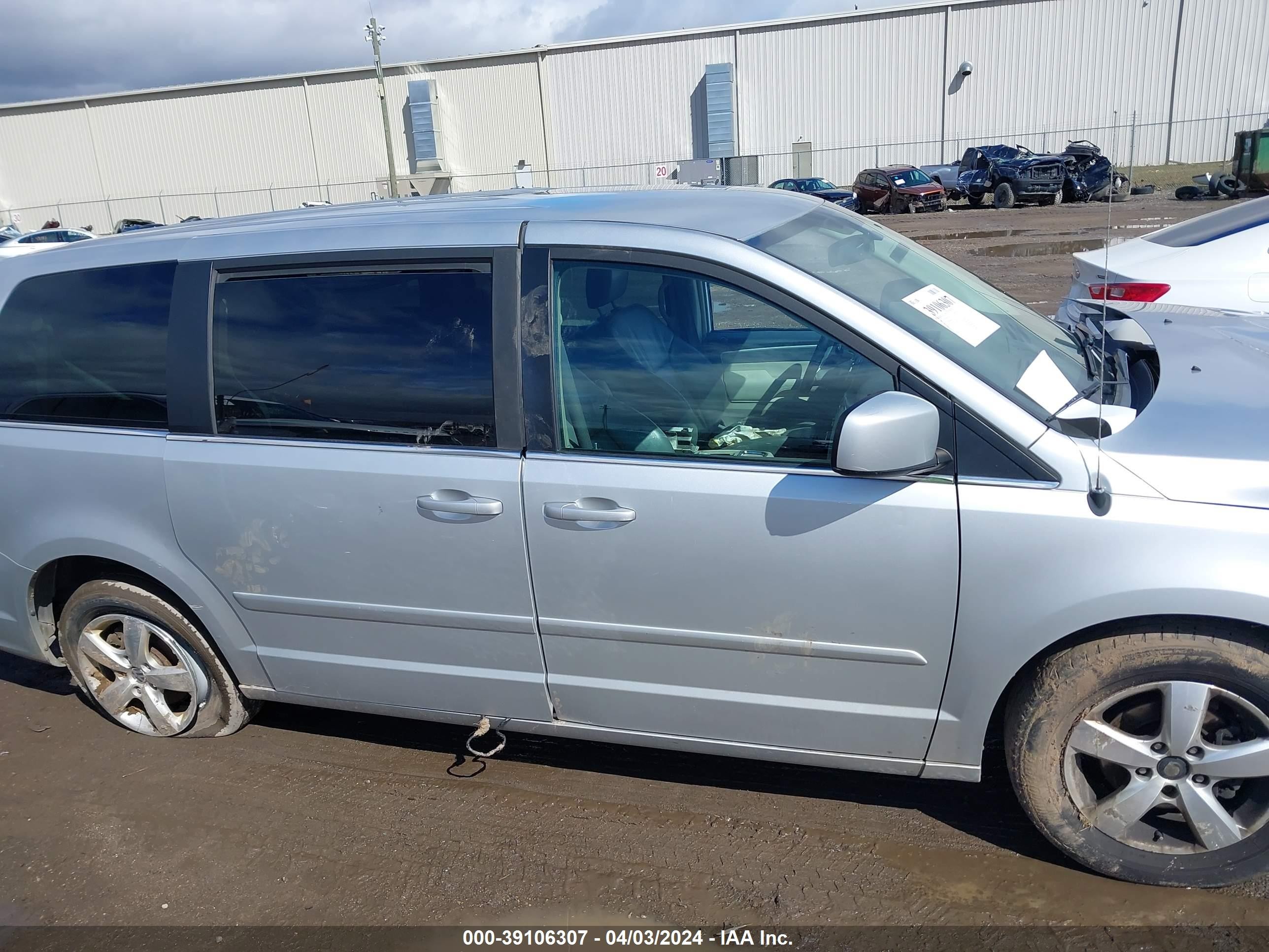 Photo 11 VIN: 2V8HW54X49R546278 - VOLKSWAGEN ROUTAN 