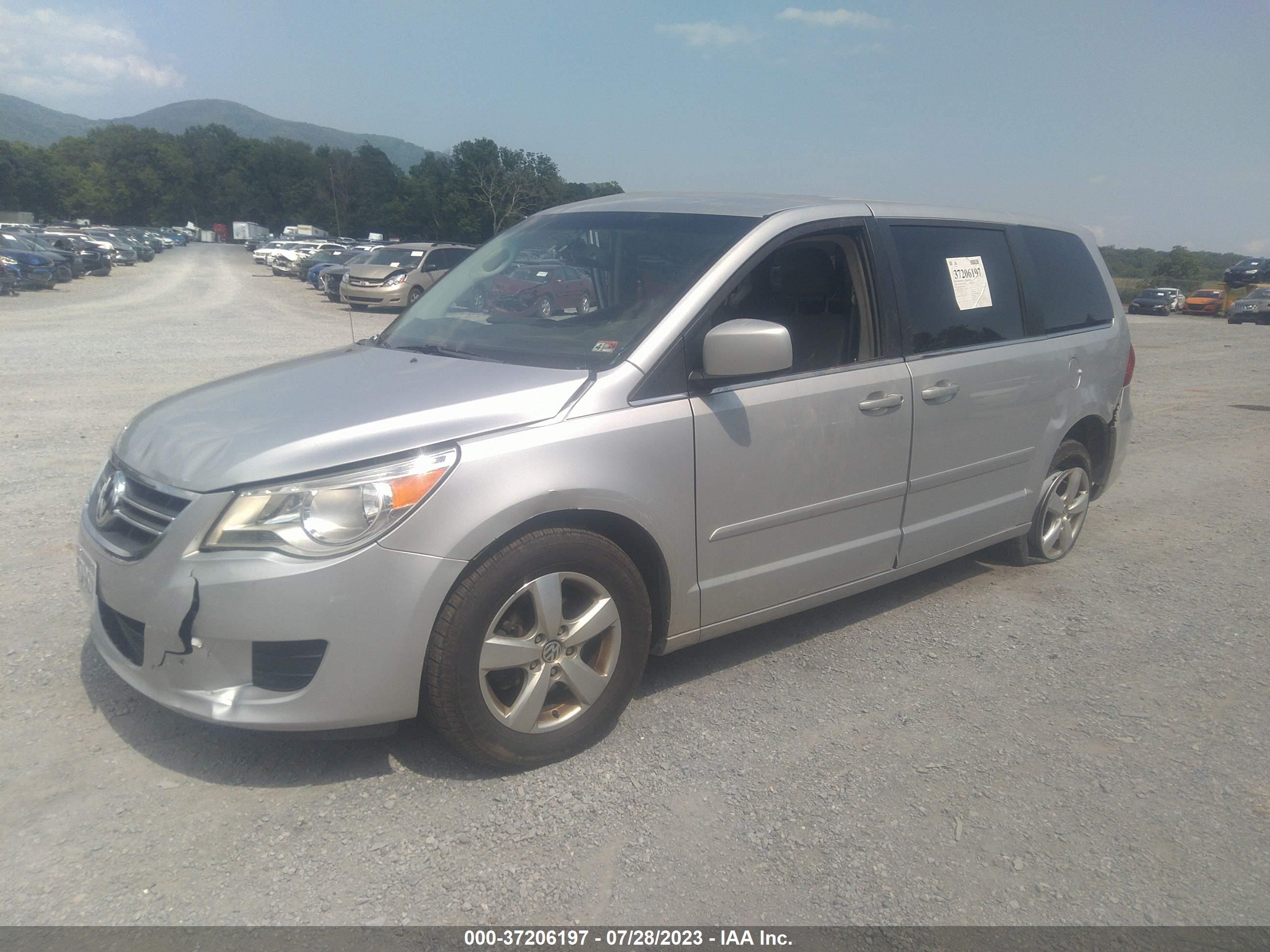 Photo 1 VIN: 2V8HW54X49R580267 - VOLKSWAGEN ROUTAN 