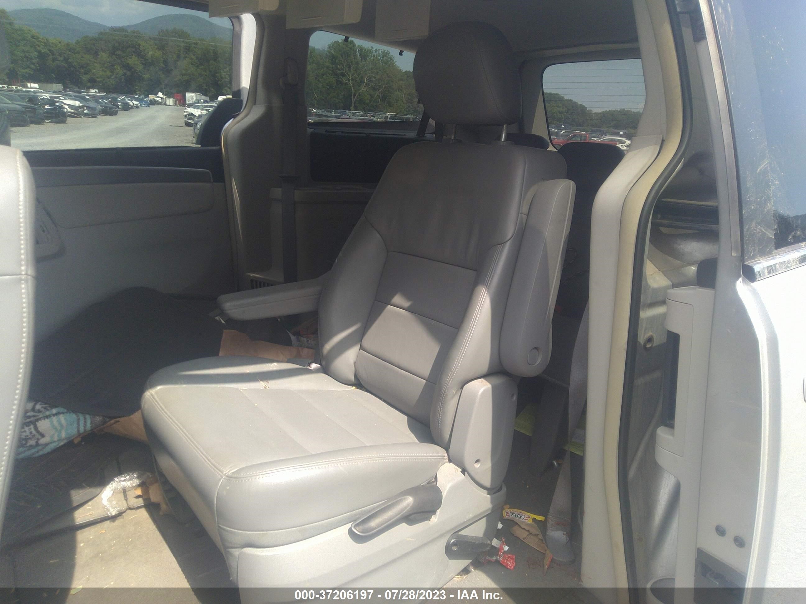 Photo 7 VIN: 2V8HW54X49R580267 - VOLKSWAGEN ROUTAN 