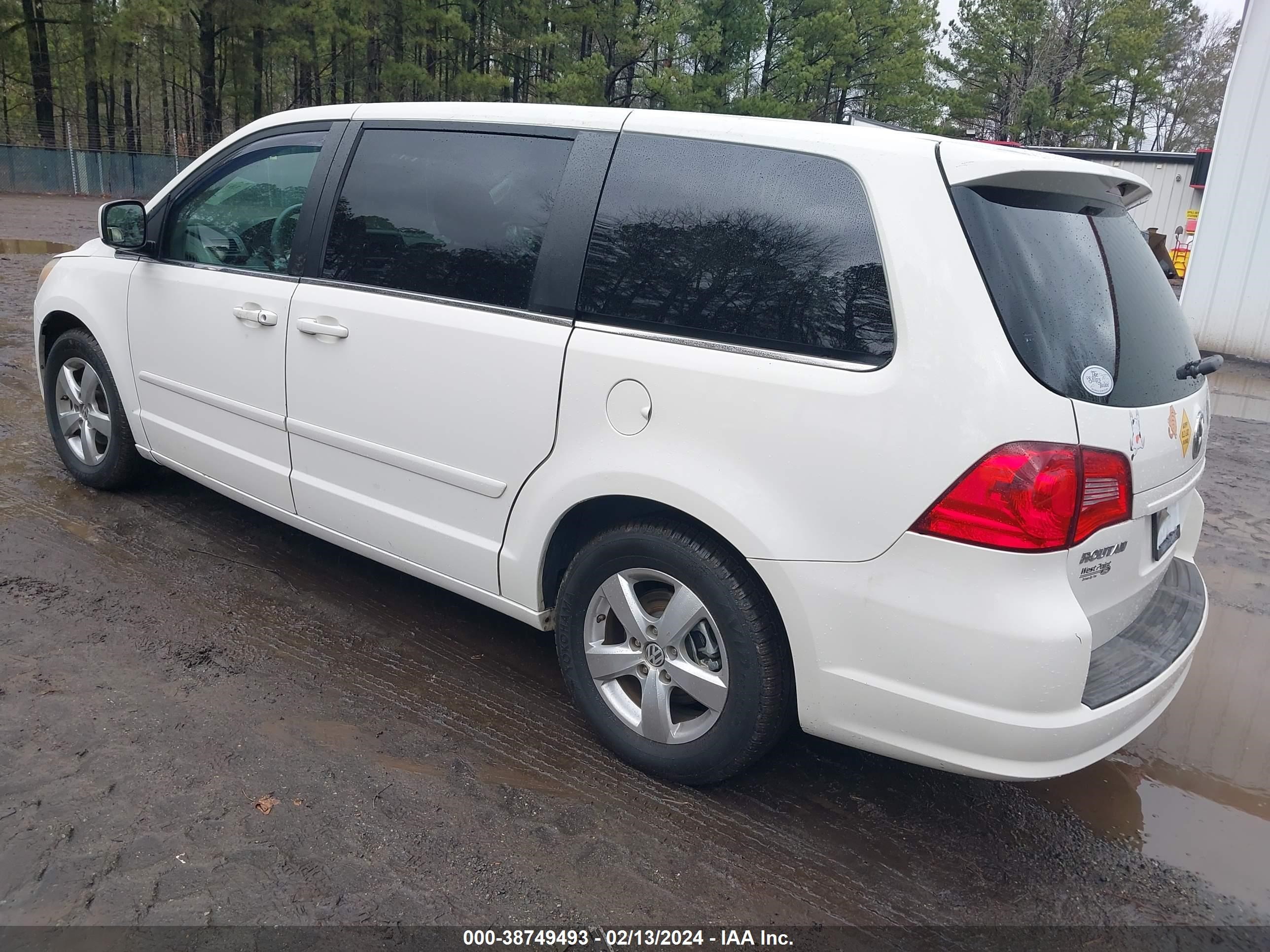 Photo 2 VIN: 2V8HW54X59R546175 - VOLKSWAGEN ROUTAN 