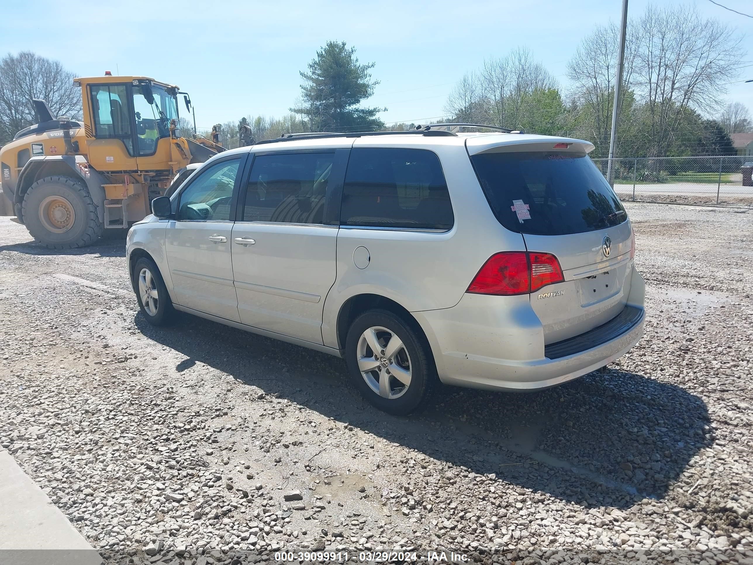 Photo 2 VIN: 2V8HW54X89R543450 - VOLKSWAGEN ROUTAN 