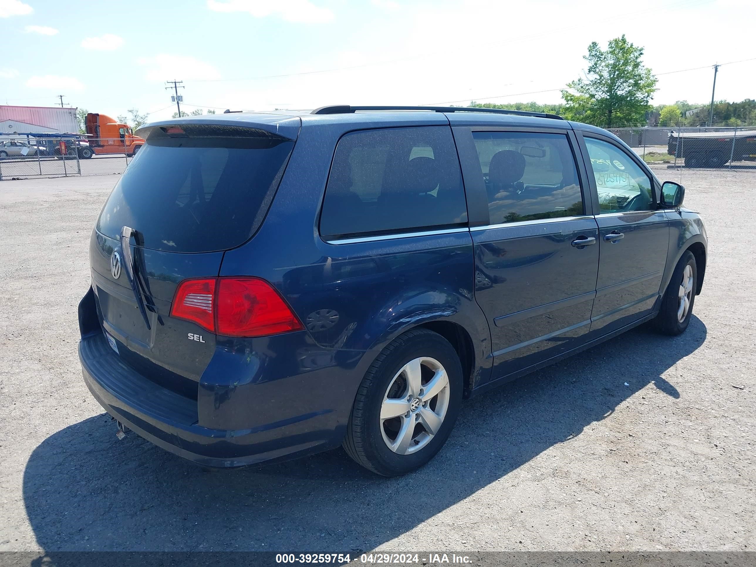 Photo 3 VIN: 2V8HW54X89R580238 - VOLKSWAGEN ROUTAN 