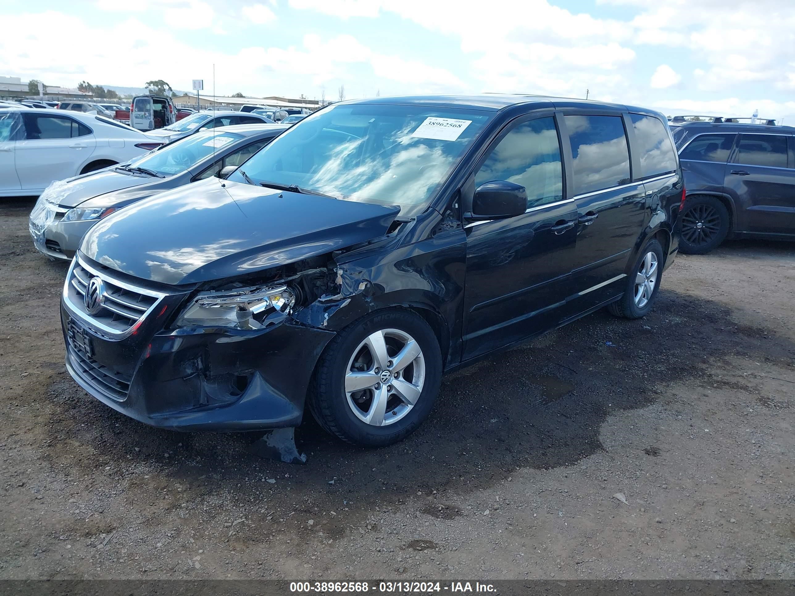 Photo 1 VIN: 2V8HW54X99R601534 - VOLKSWAGEN ROUTAN 