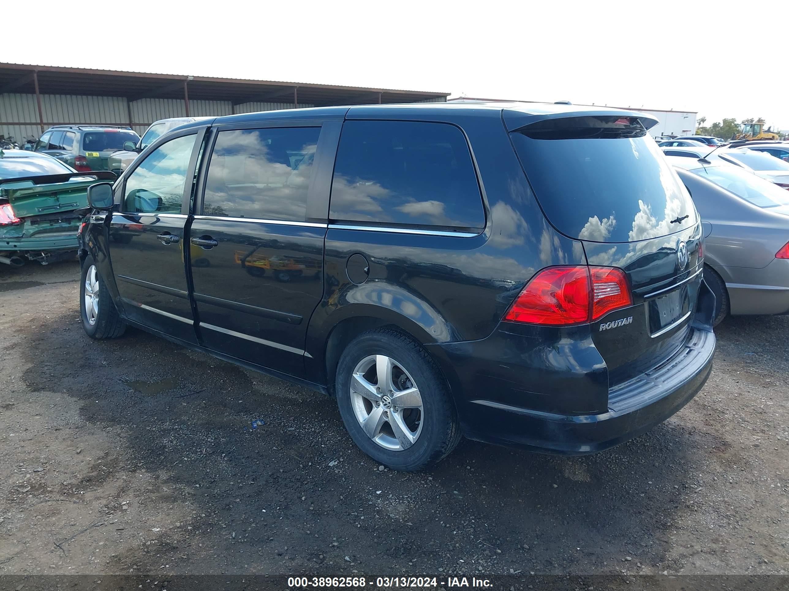 Photo 2 VIN: 2V8HW54X99R601534 - VOLKSWAGEN ROUTAN 