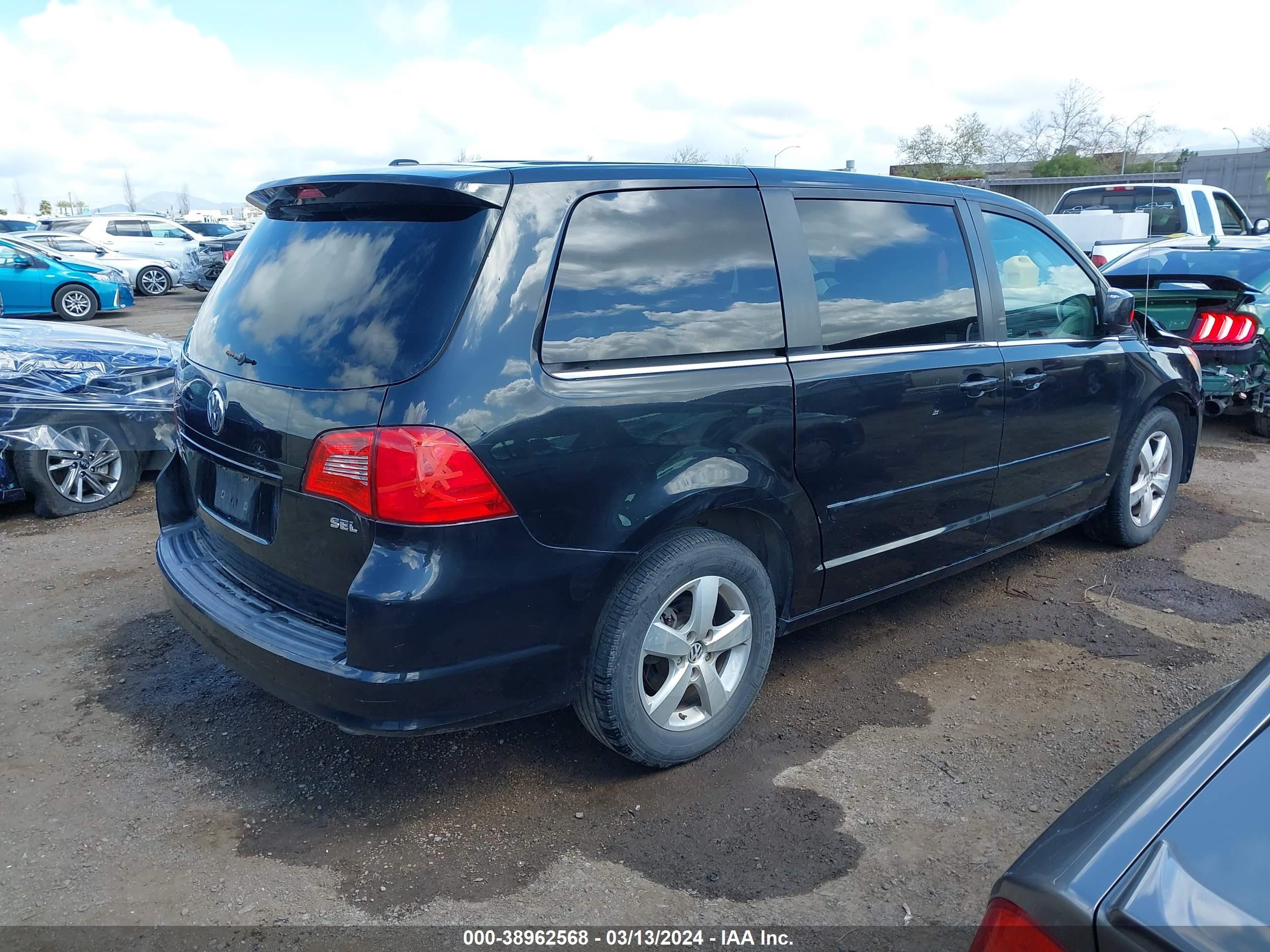 Photo 3 VIN: 2V8HW54X99R601534 - VOLKSWAGEN ROUTAN 