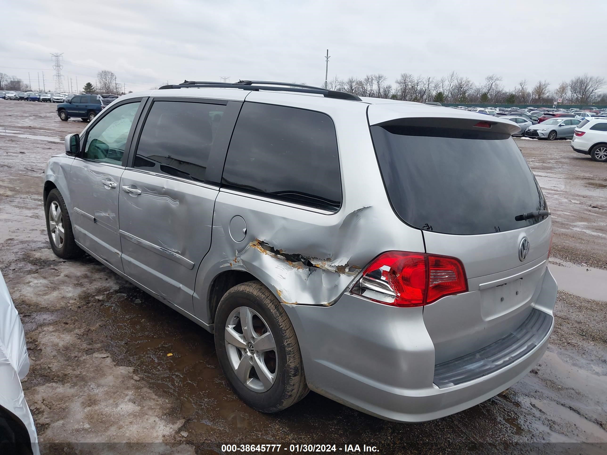 Photo 2 VIN: 2V8HW54XX9R550089 - VOLKSWAGEN ROUTAN 