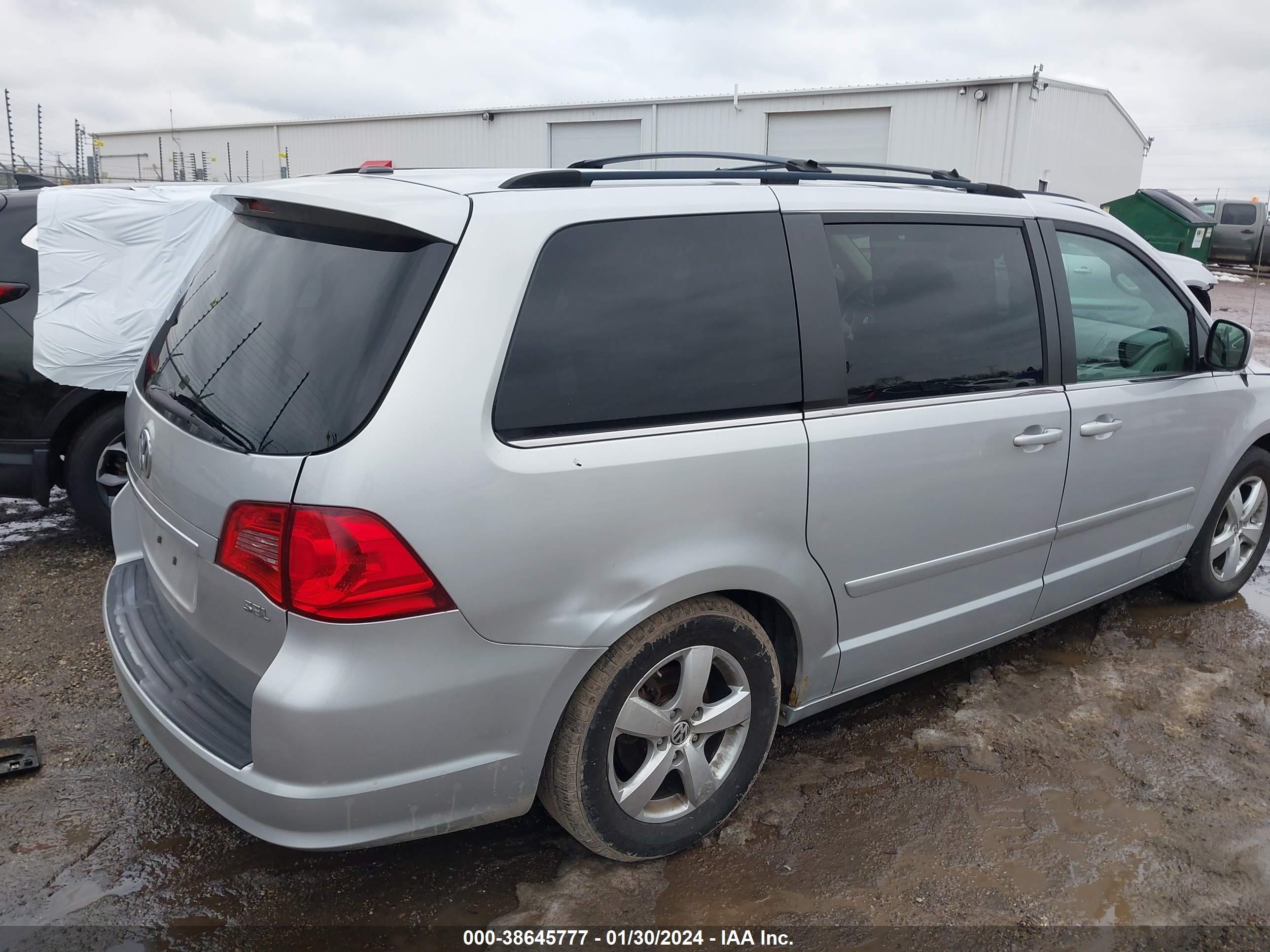 Photo 3 VIN: 2V8HW54XX9R550089 - VOLKSWAGEN ROUTAN 